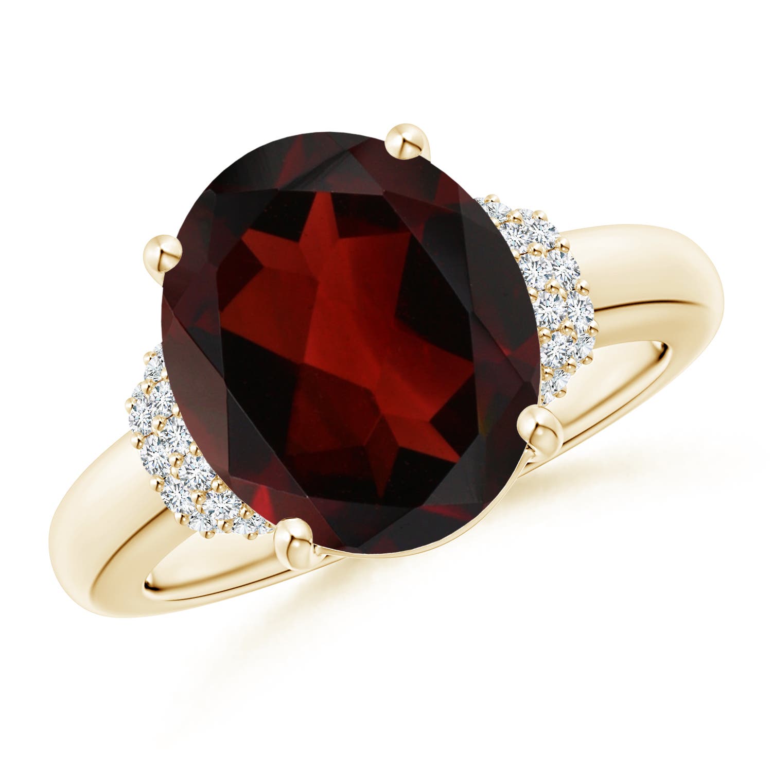 AA - Garnet / 5.39 CT / 14 KT Yellow Gold