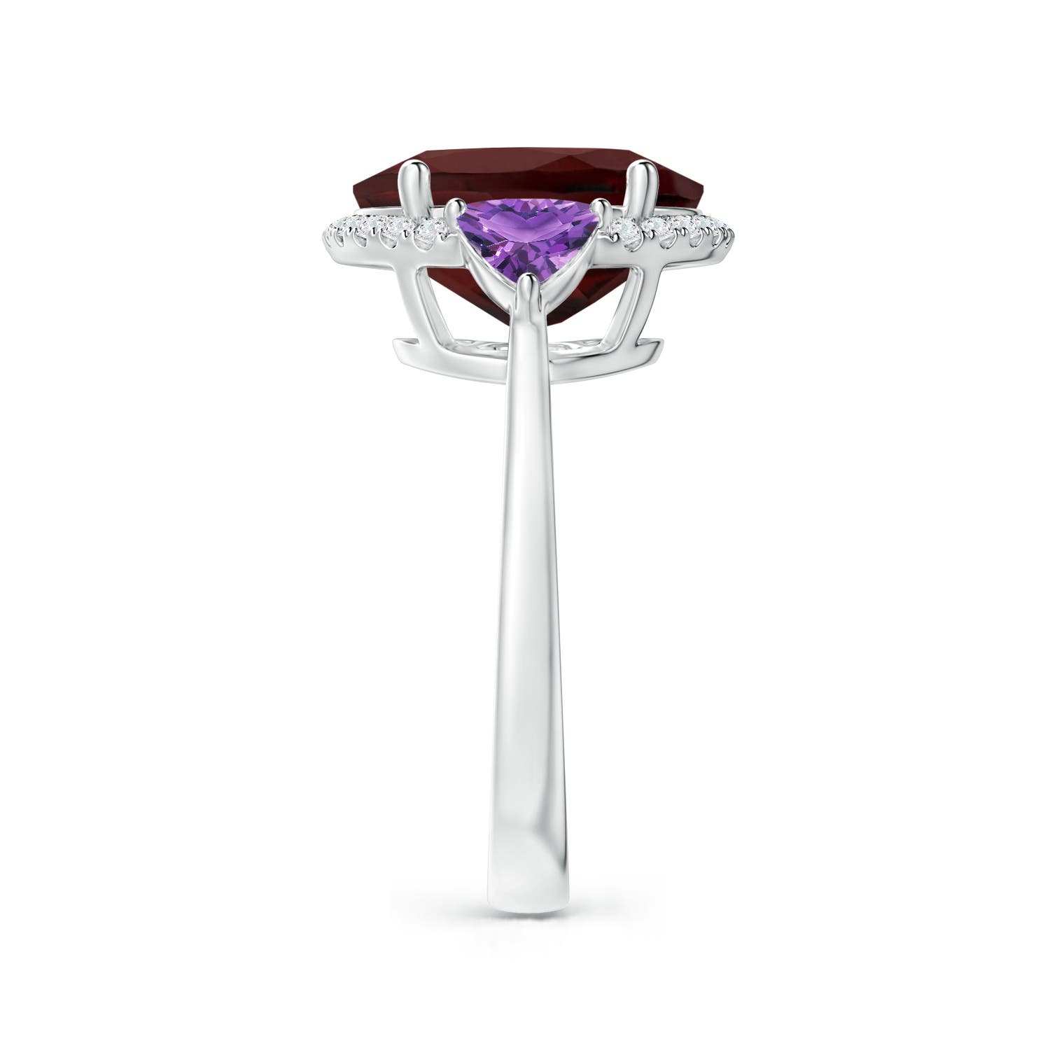 AA - Garnet / 6.08 CT / 14 KT White Gold