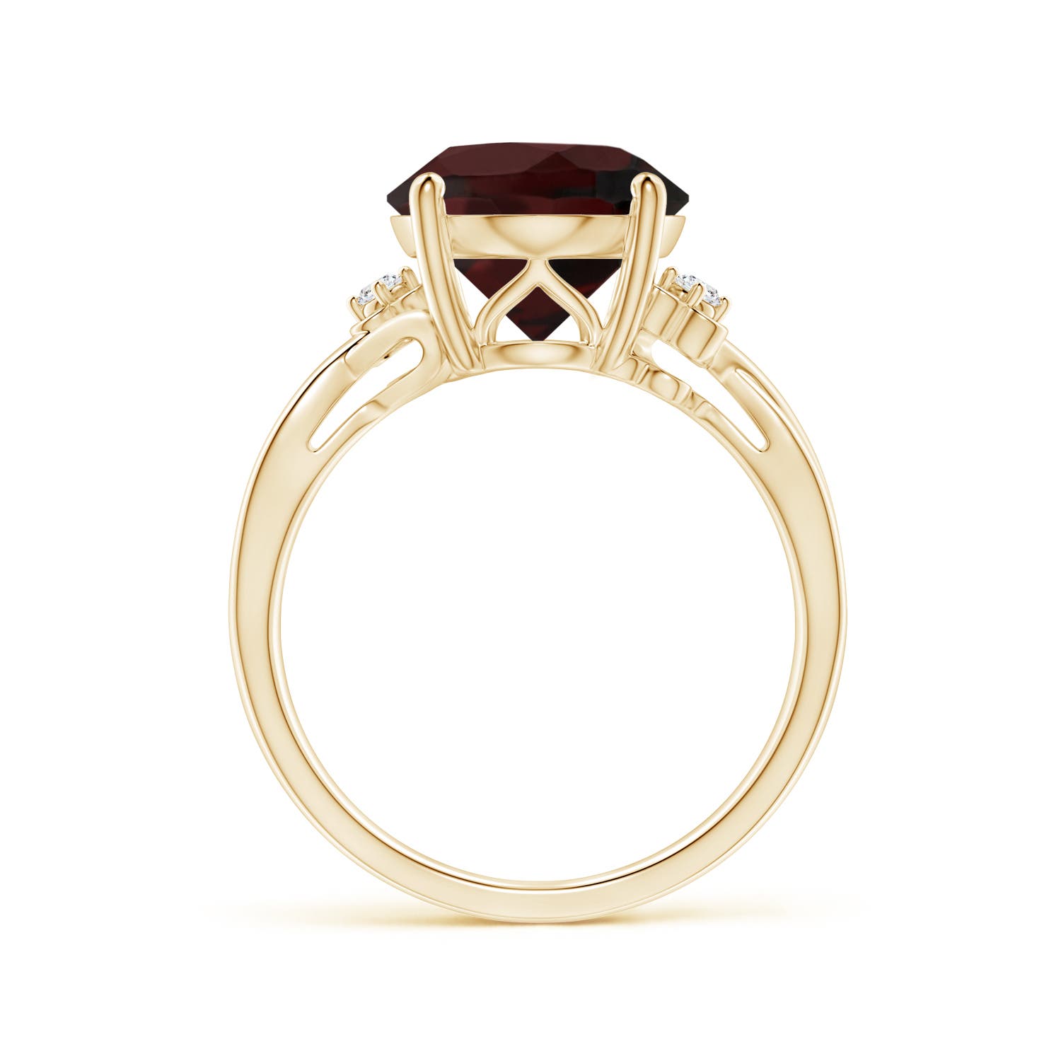 A - Garnet / 5.2 CT / 14 KT Yellow Gold