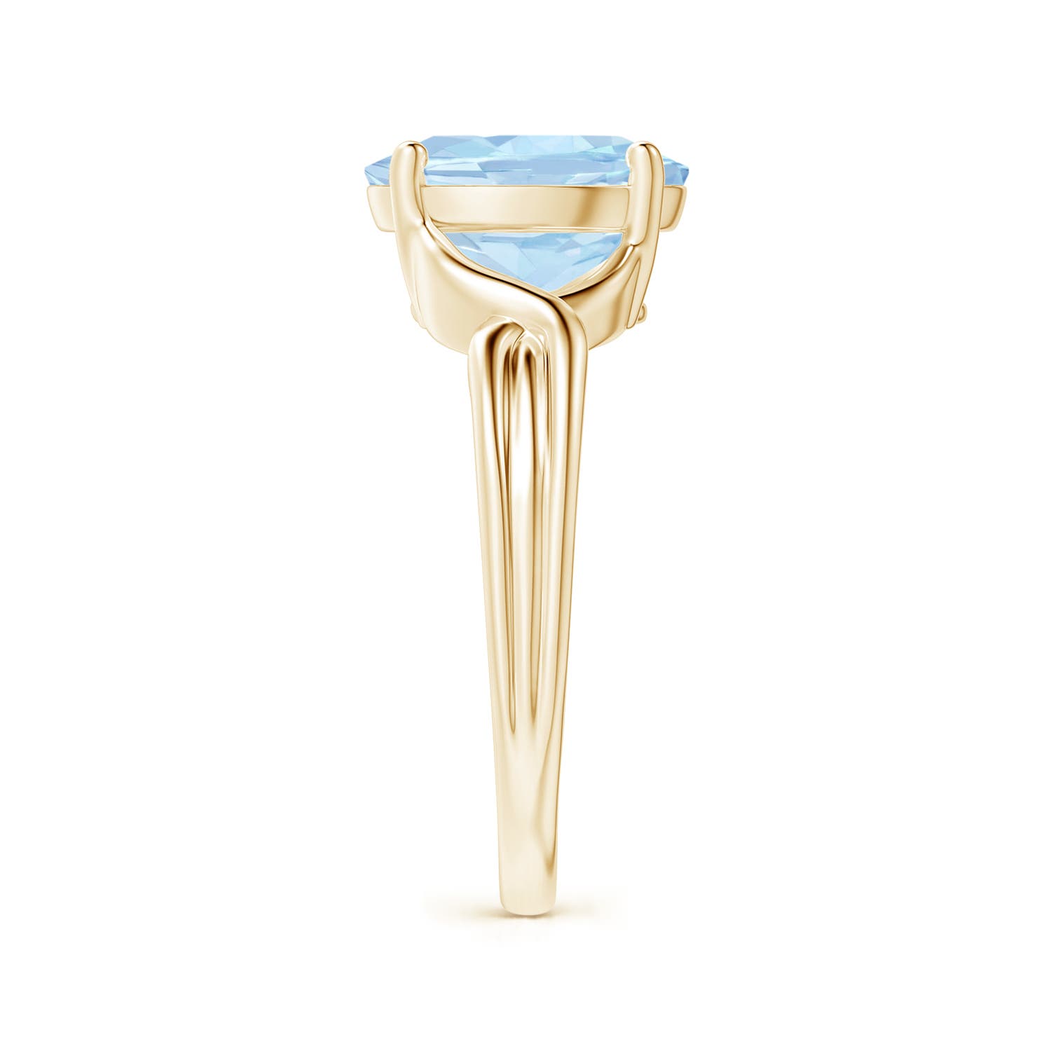 AA - Aquamarine / 2.2 CT / 14 KT Yellow Gold