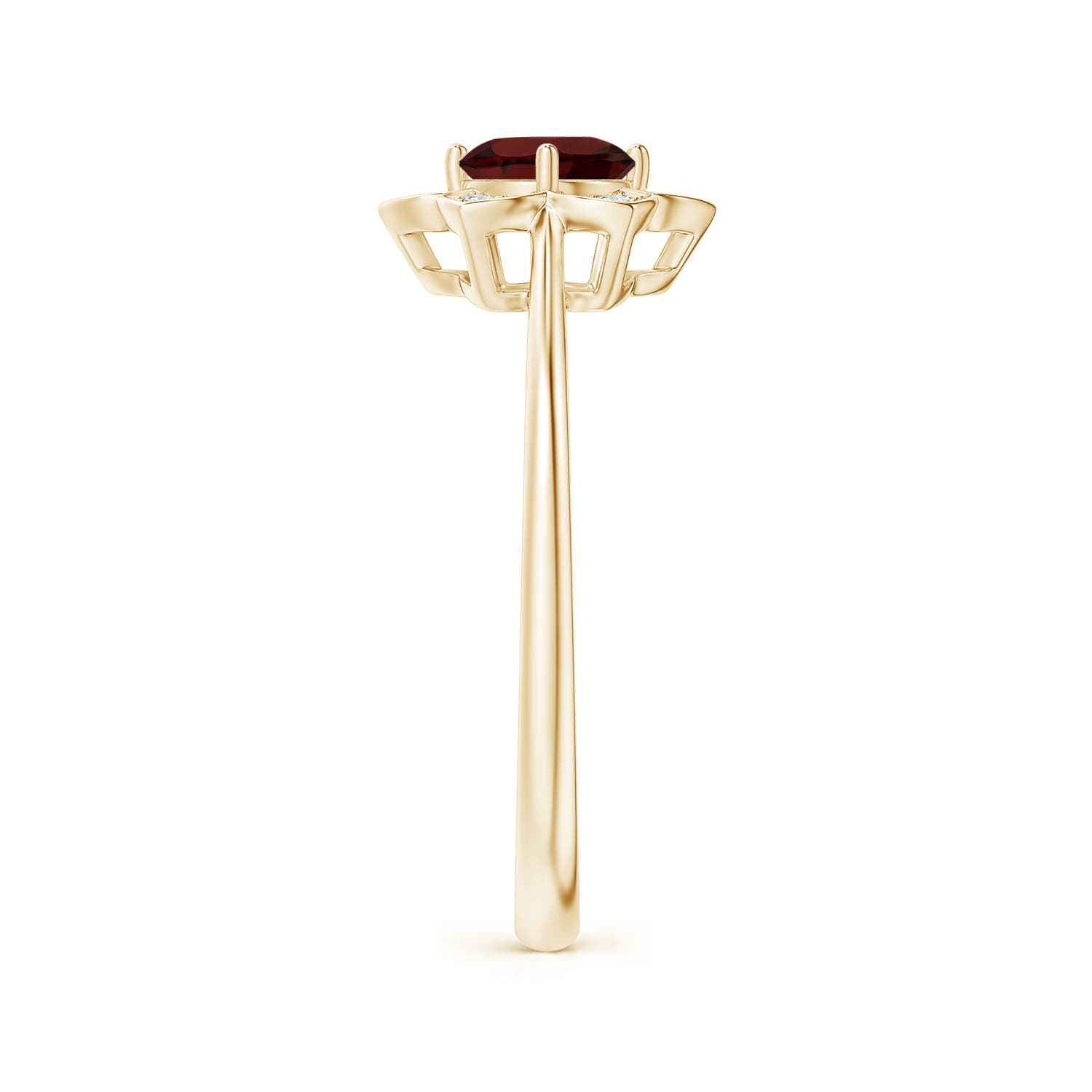 AA - Garnet / 0.66 CT / 14 KT Yellow Gold