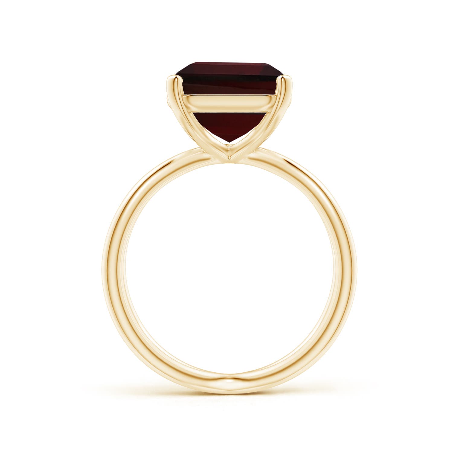 A - Garnet / 7.45 CT / 14 KT Yellow Gold