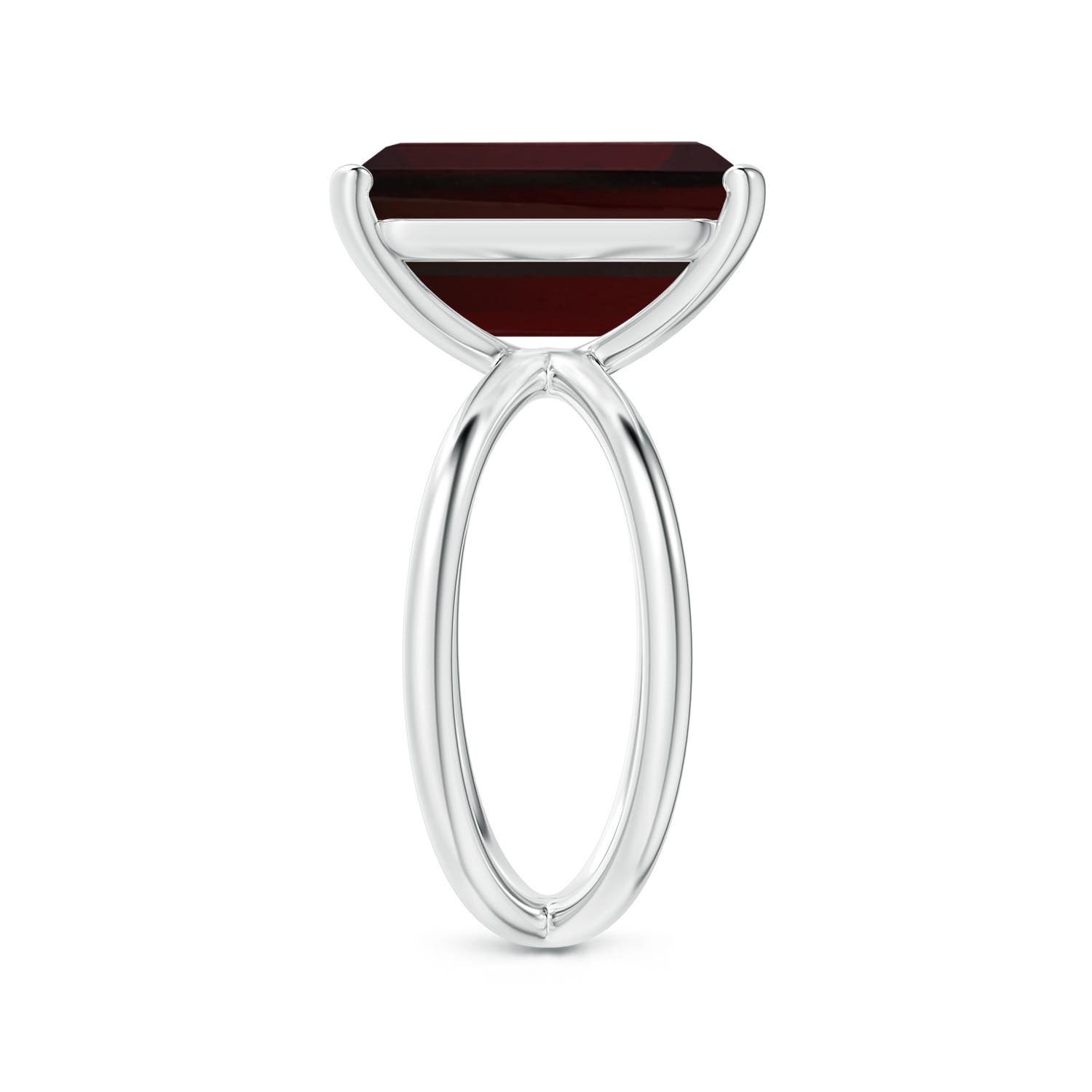 A - Garnet / 8.5 CT / 14 KT White Gold