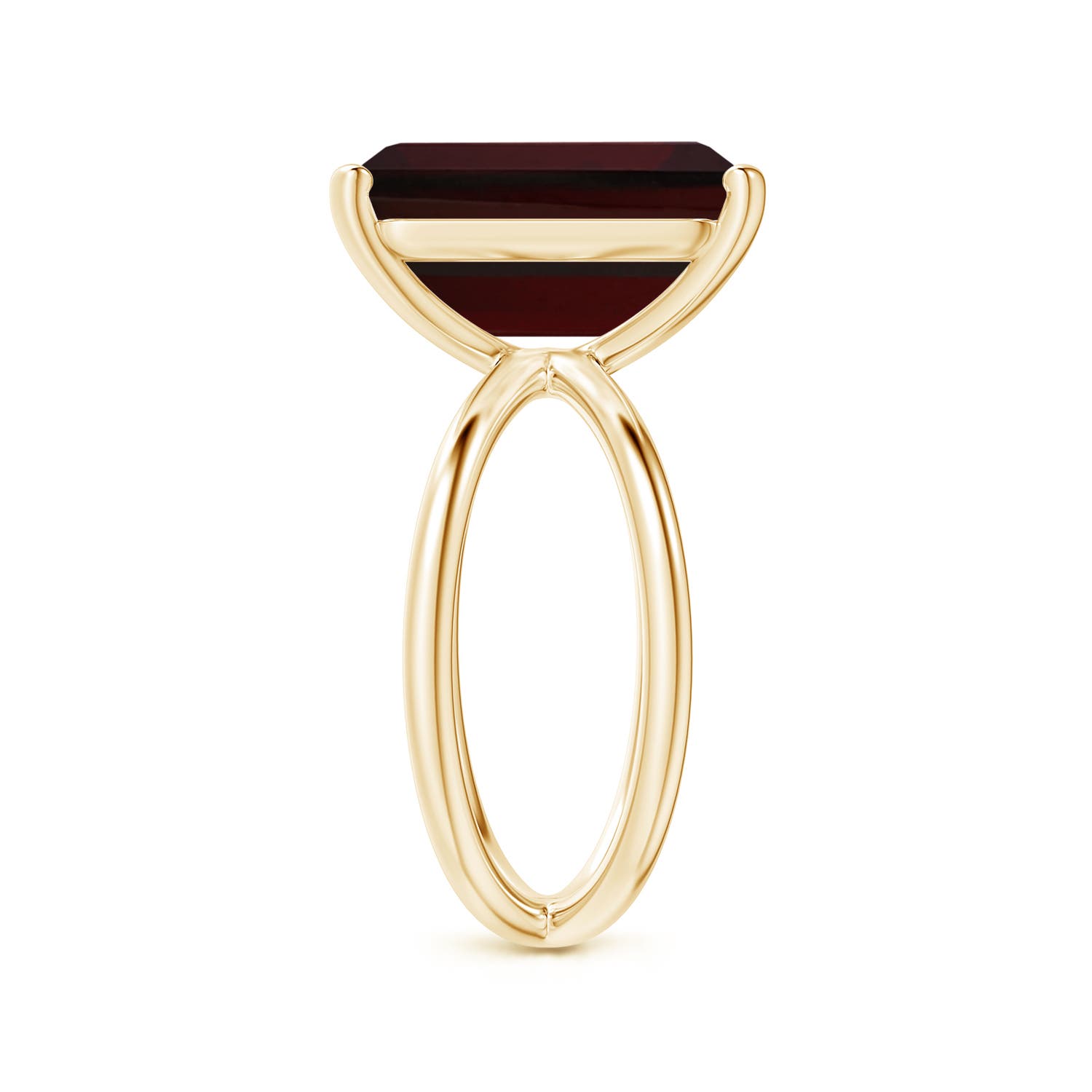 A - Garnet / 8.5 CT / 14 KT Yellow Gold