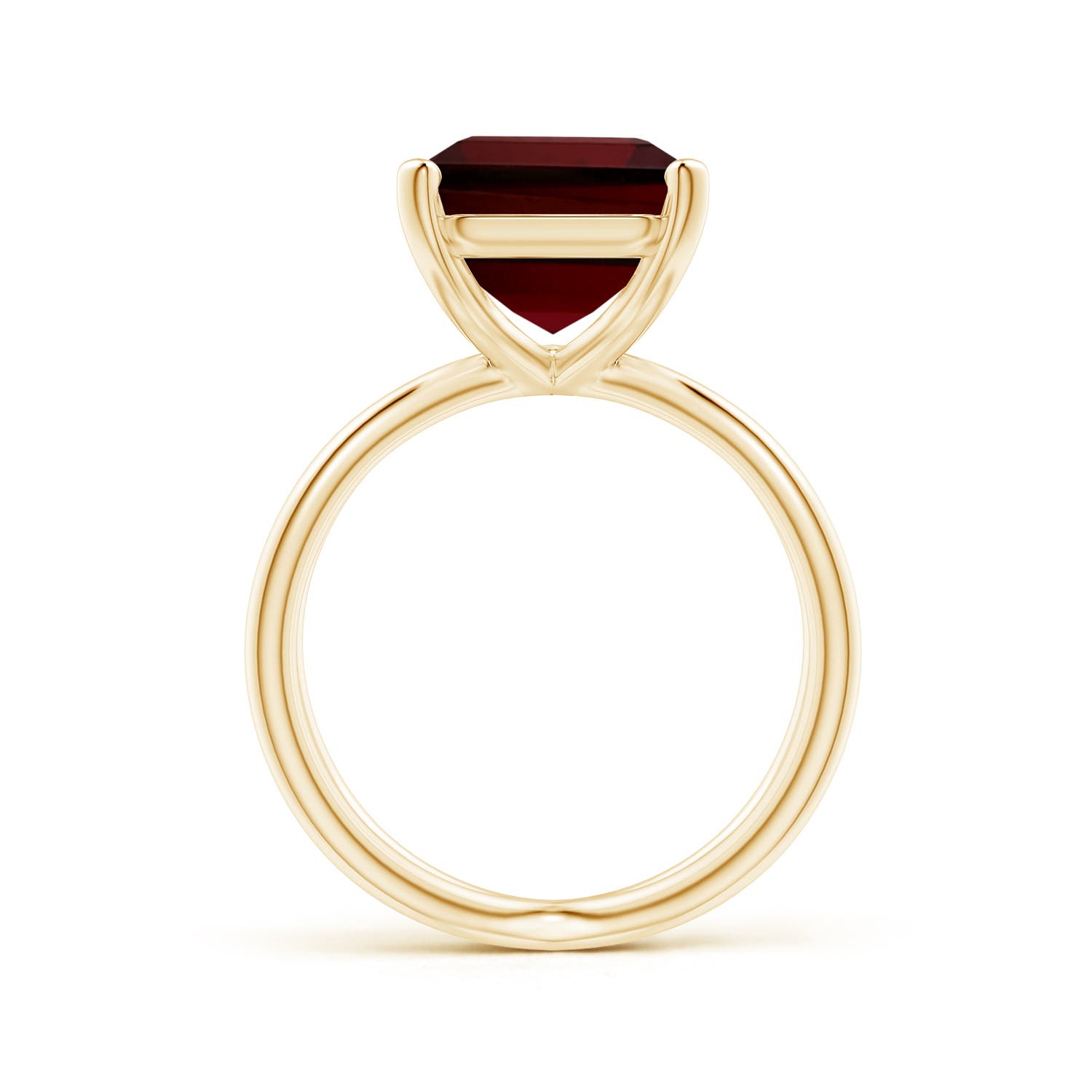 AA - Garnet / 8.5 CT / 14 KT Yellow Gold