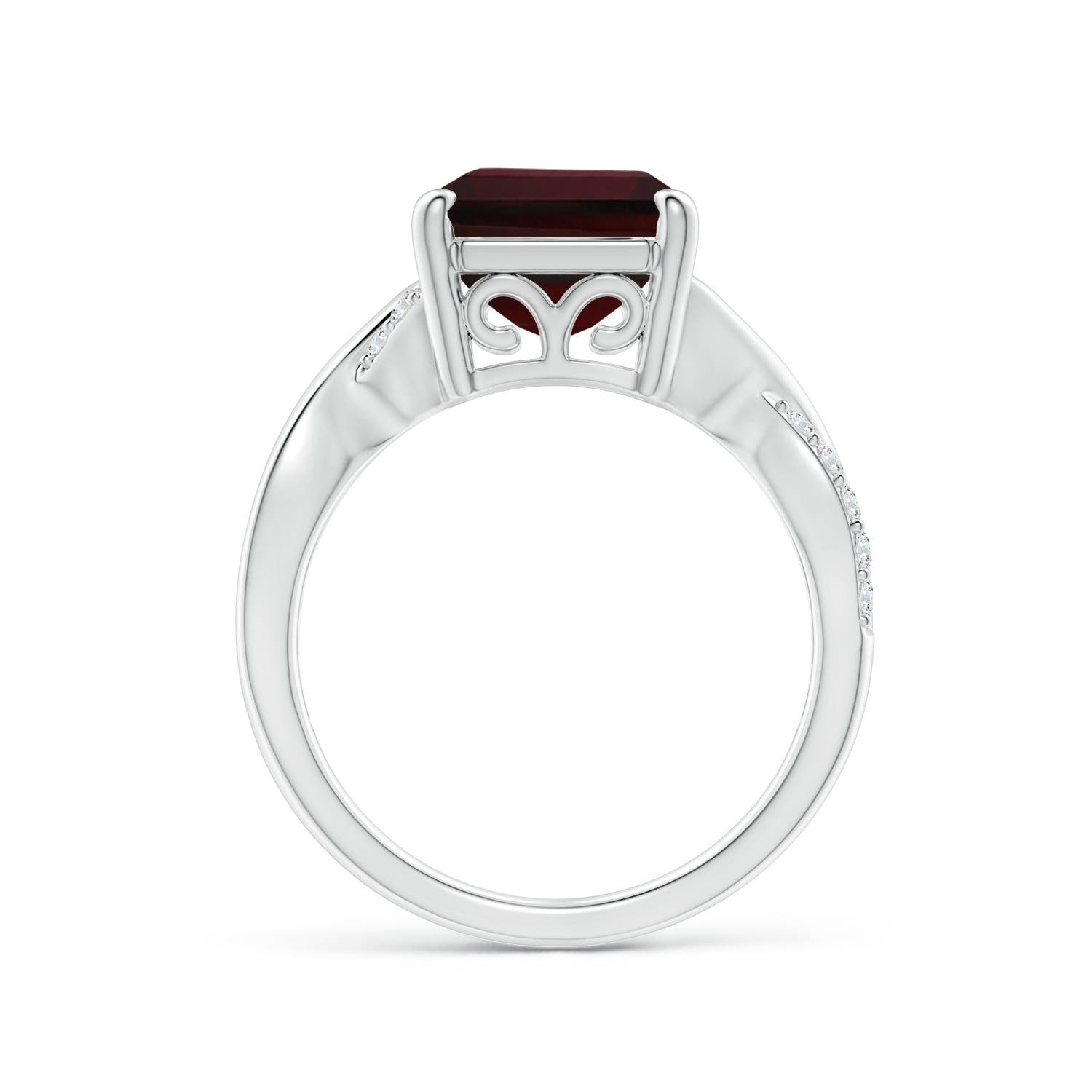 A - Garnet / 7.62 CT / 14 KT White Gold