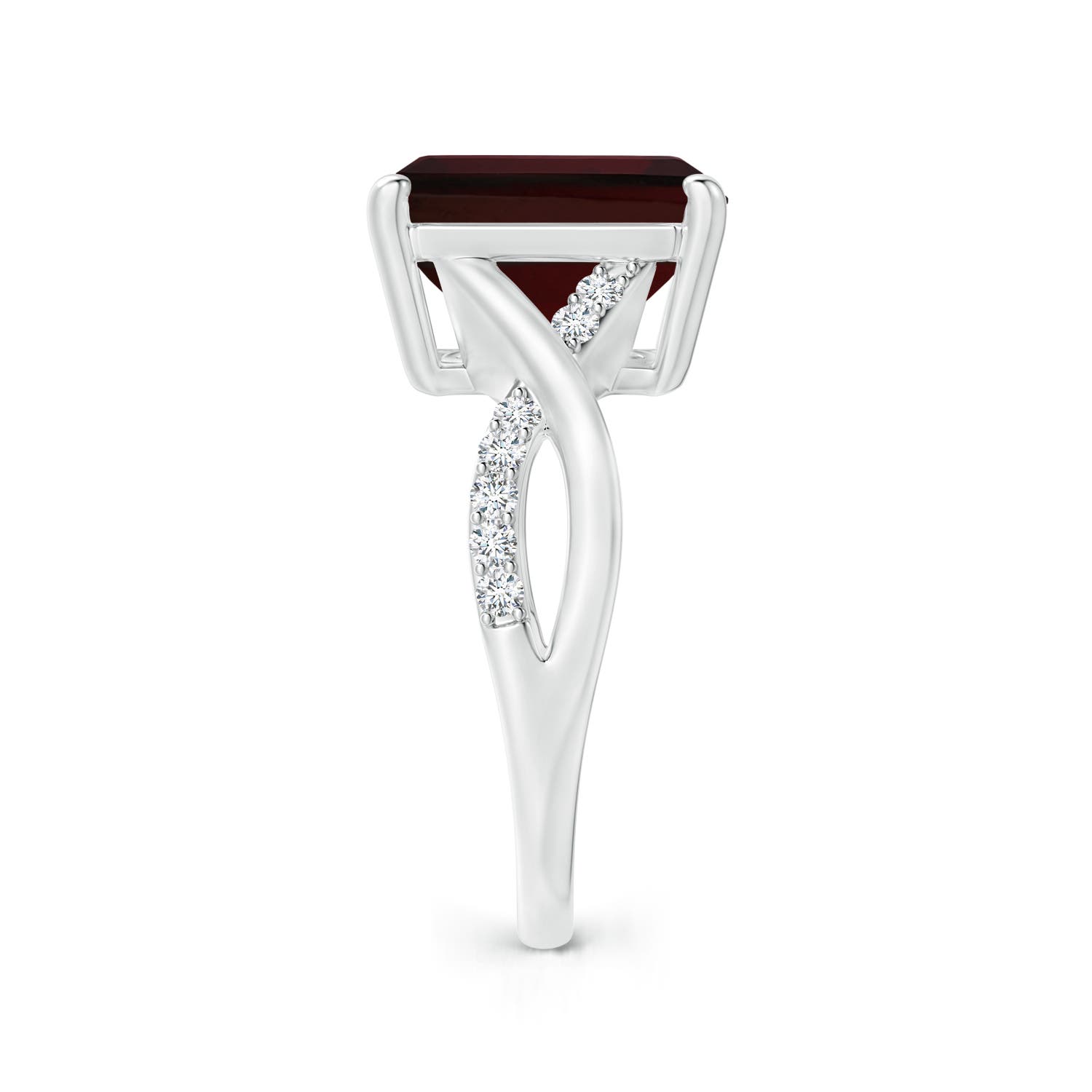 A - Garnet / 7.62 CT / 14 KT White Gold