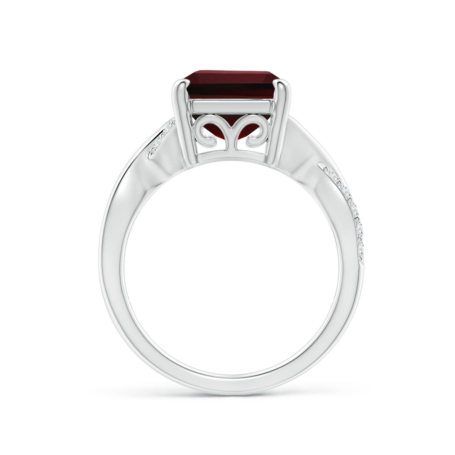 AAA - Garnet / 7.62 CT / 14 KT White Gold