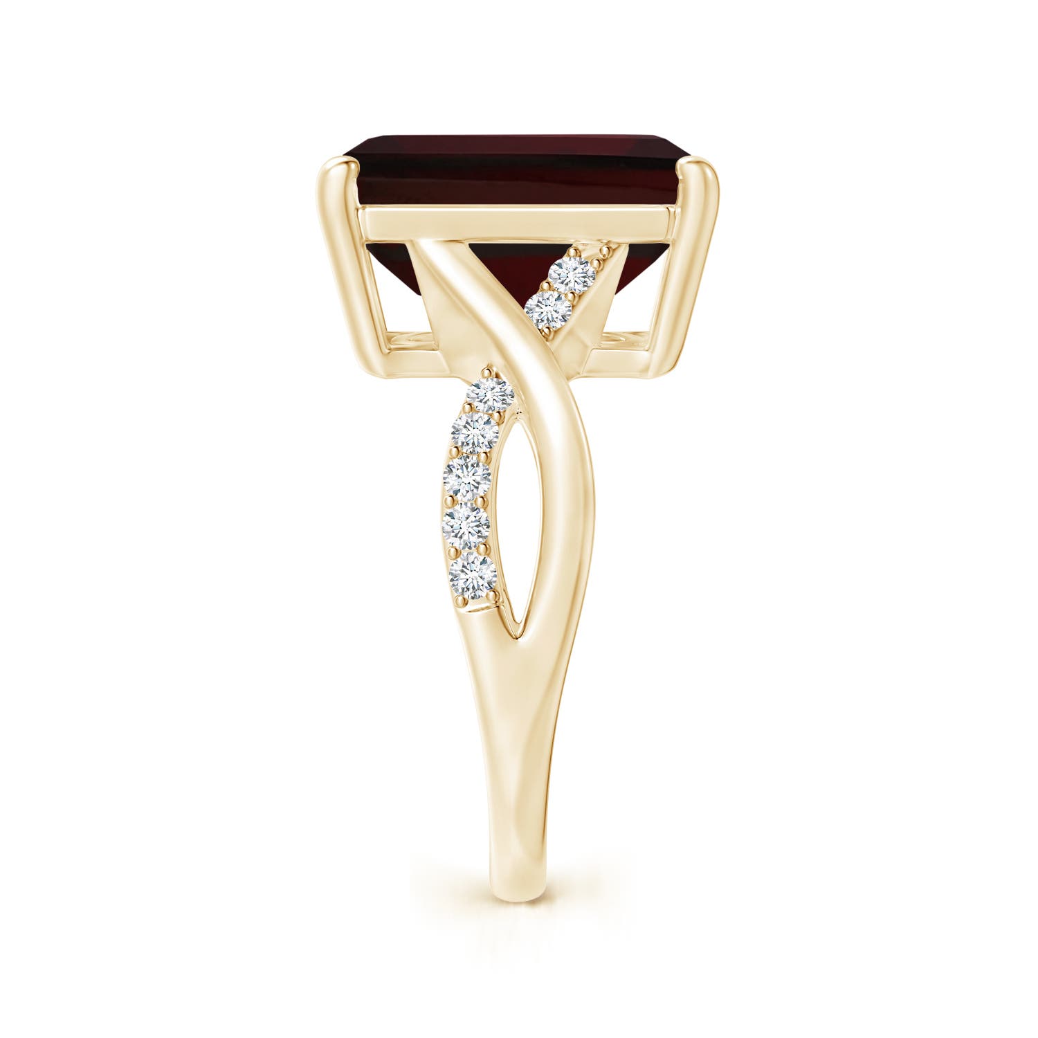 A - Garnet / 8.7 CT / 14 KT Yellow Gold