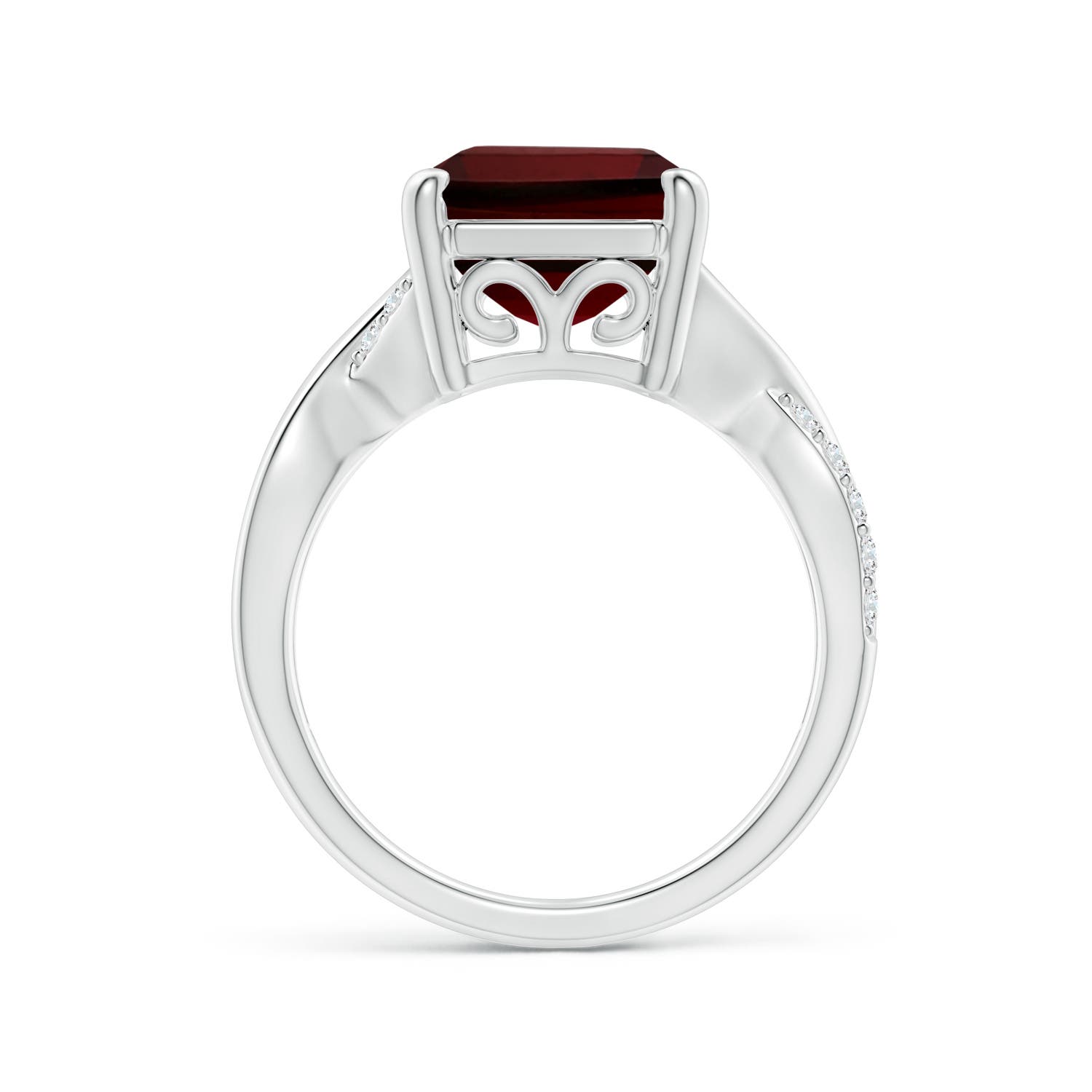 AA - Garnet / 8.7 CT / 14 KT White Gold