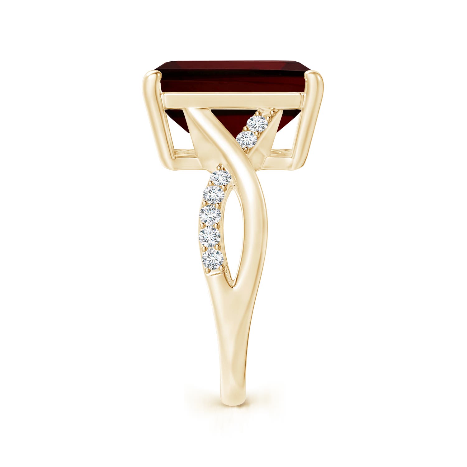 AA - Garnet / 8.7 CT / 14 KT Yellow Gold