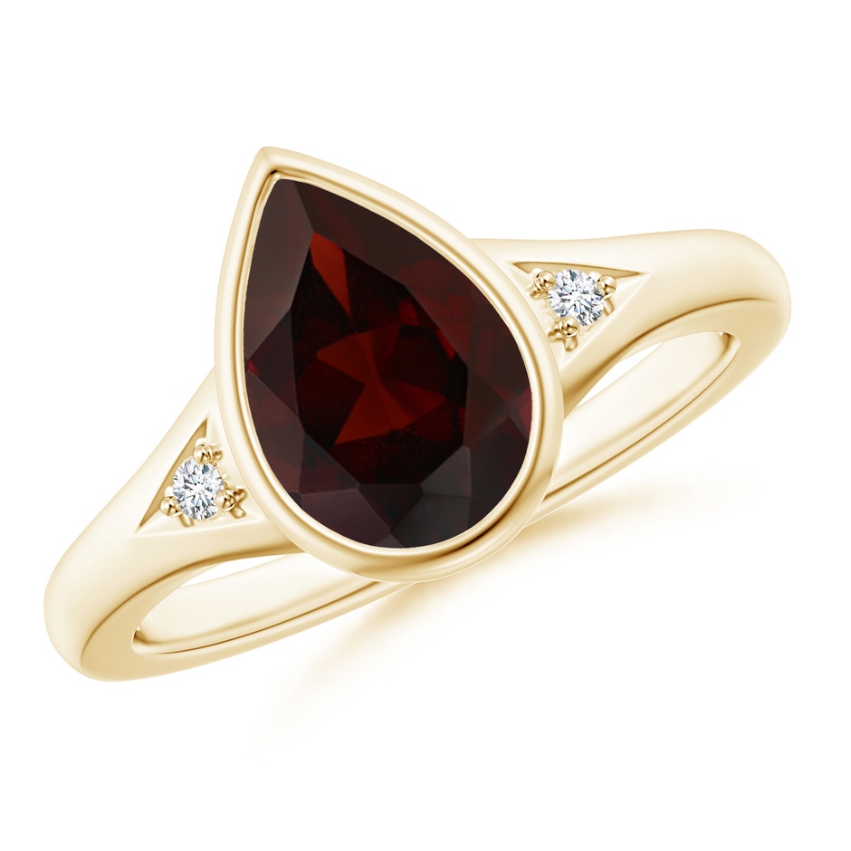 10x7mm A Bezel-Set Pear-Shaped Garnet Ring with Diamonds in Yellow Gold 
