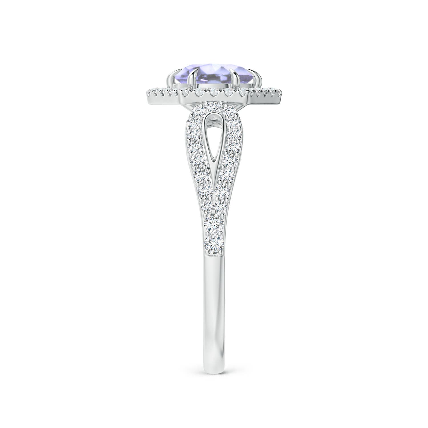 A - Tanzanite / 0.82 CT / 14 KT White Gold