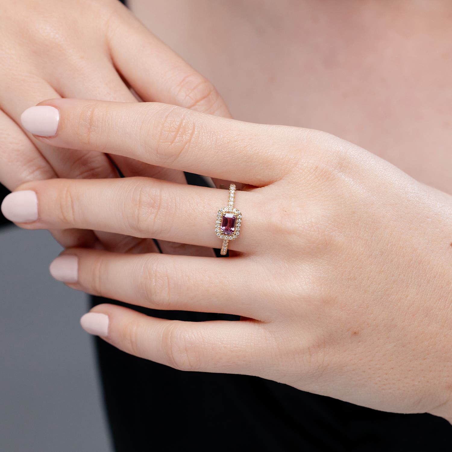 SR2404PSD lifestyle image - lifestyle 4