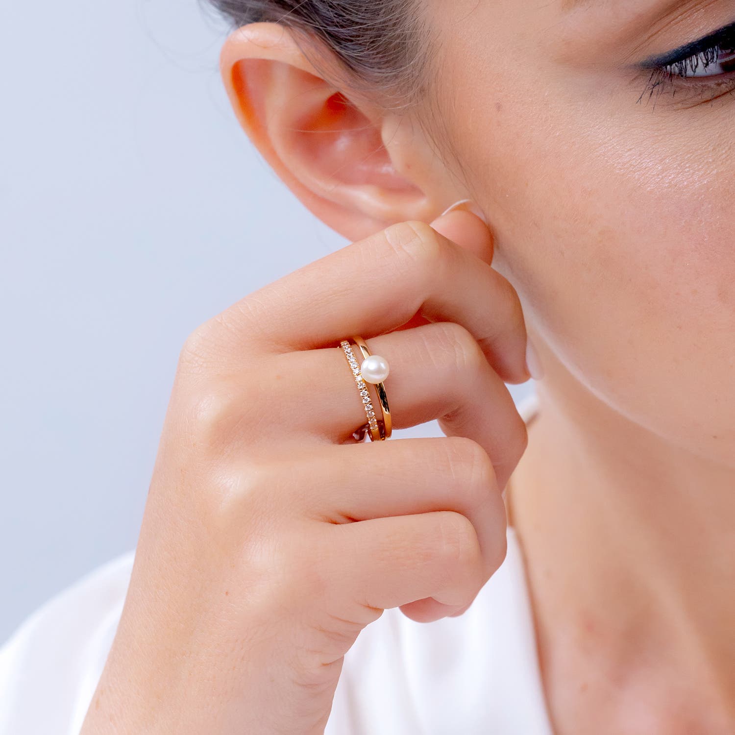 SR2497FWPRD lifestyle image - lifestyle 3