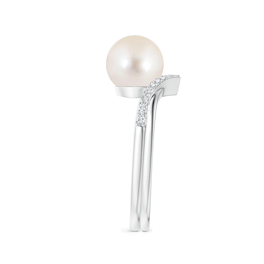 8mm AAAA Freshwater Pearl and Diamond Chevron Ring in White Gold - side 2