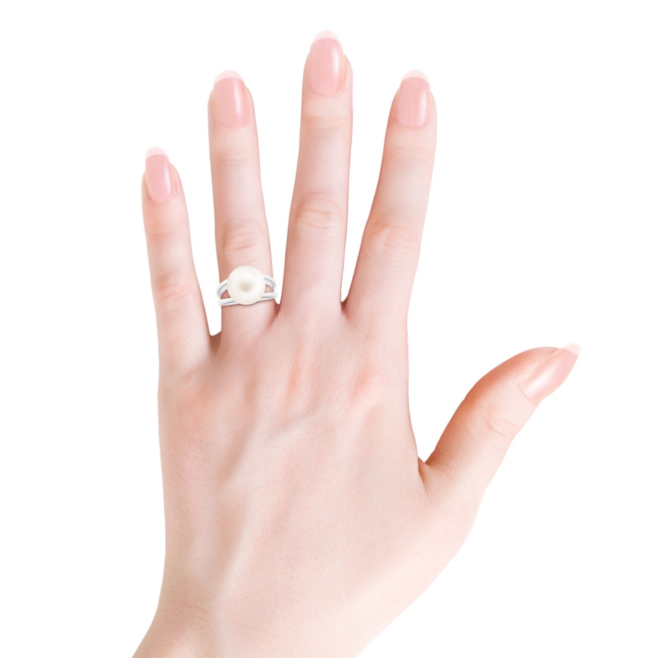 12mm AA Solitaire Freshwater Pearl Split Shank Ring in White Gold body-hand
