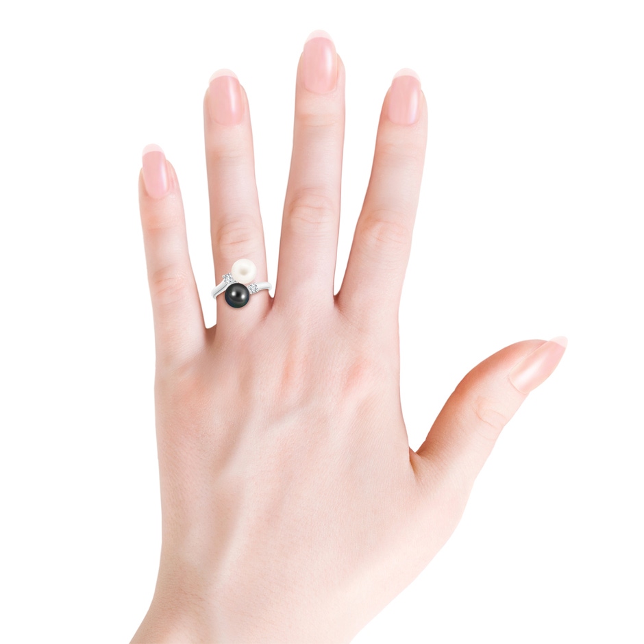 8mm AA Freshwater & Tahitian Pearl Ring in White Gold body-hand