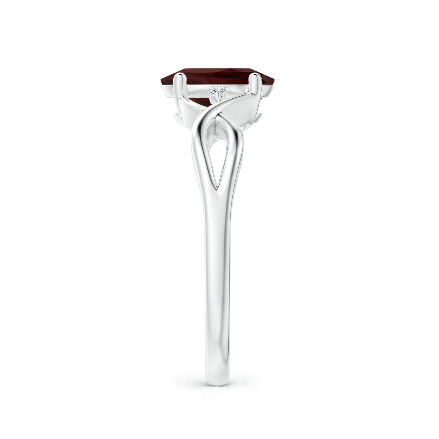 AA - Garnet / 1.46 CT / 14 KT White Gold