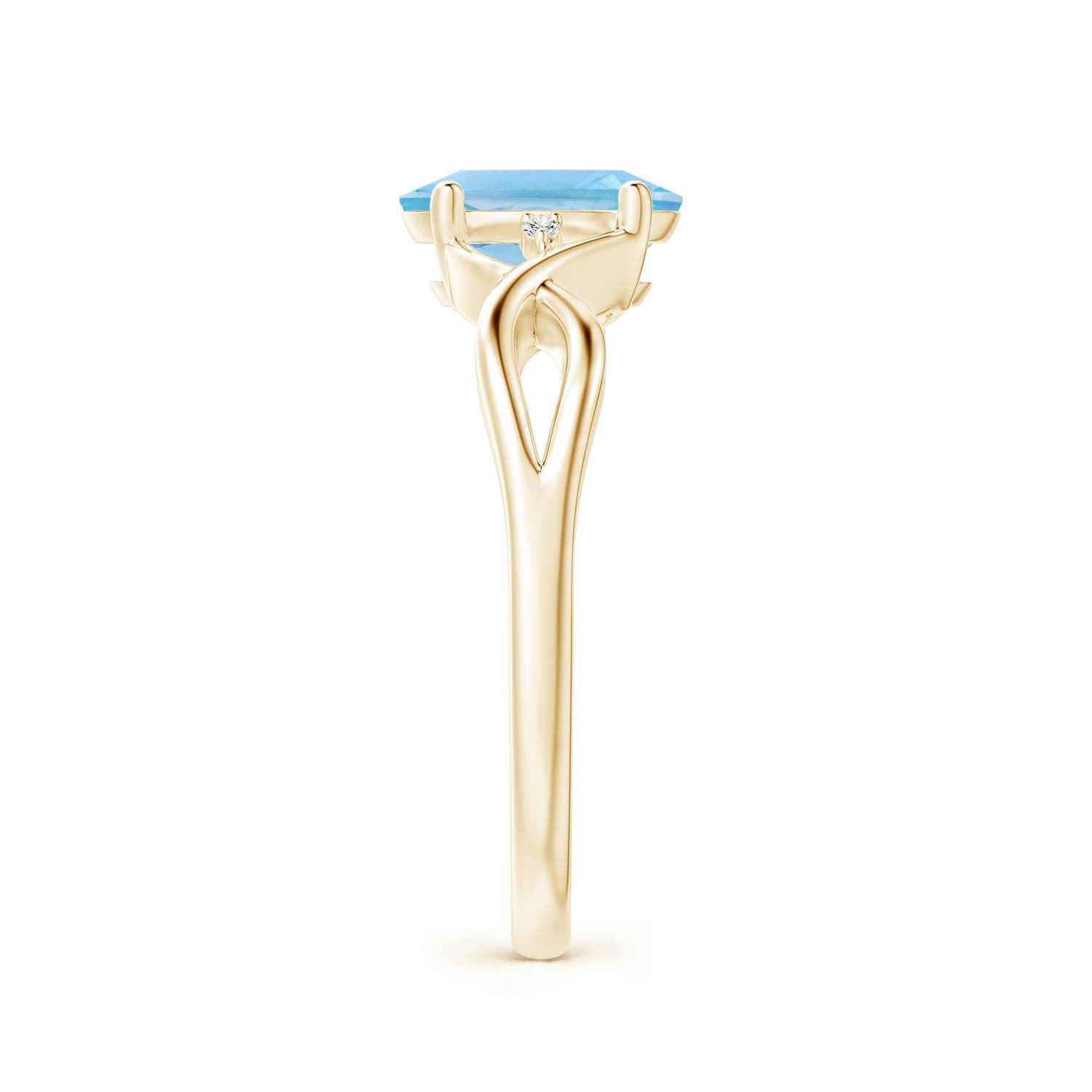 A - Swiss Blue Topaz / 1.51 CT / 14 KT Yellow Gold