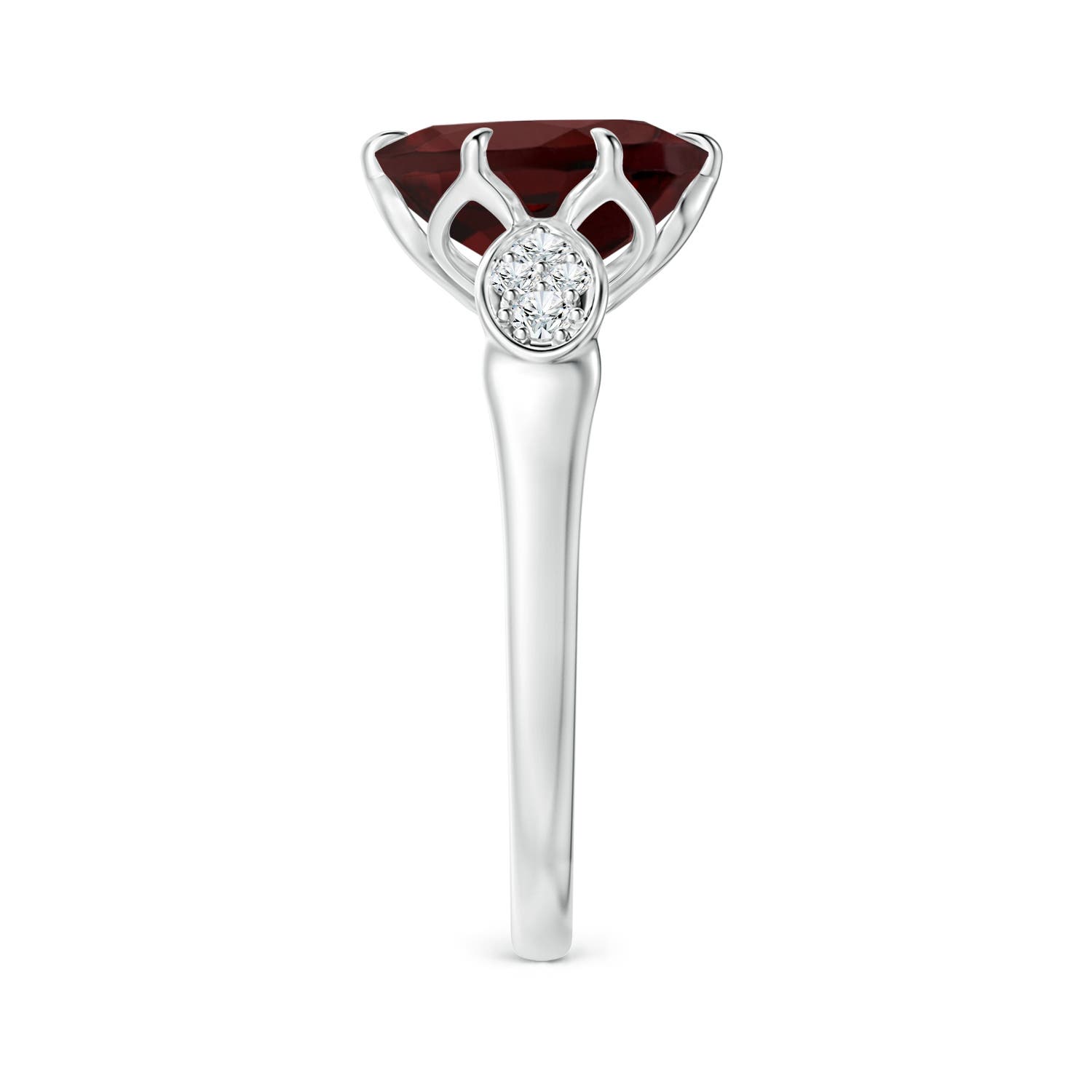 AA - Garnet / 3.08 CT / 14 KT White Gold