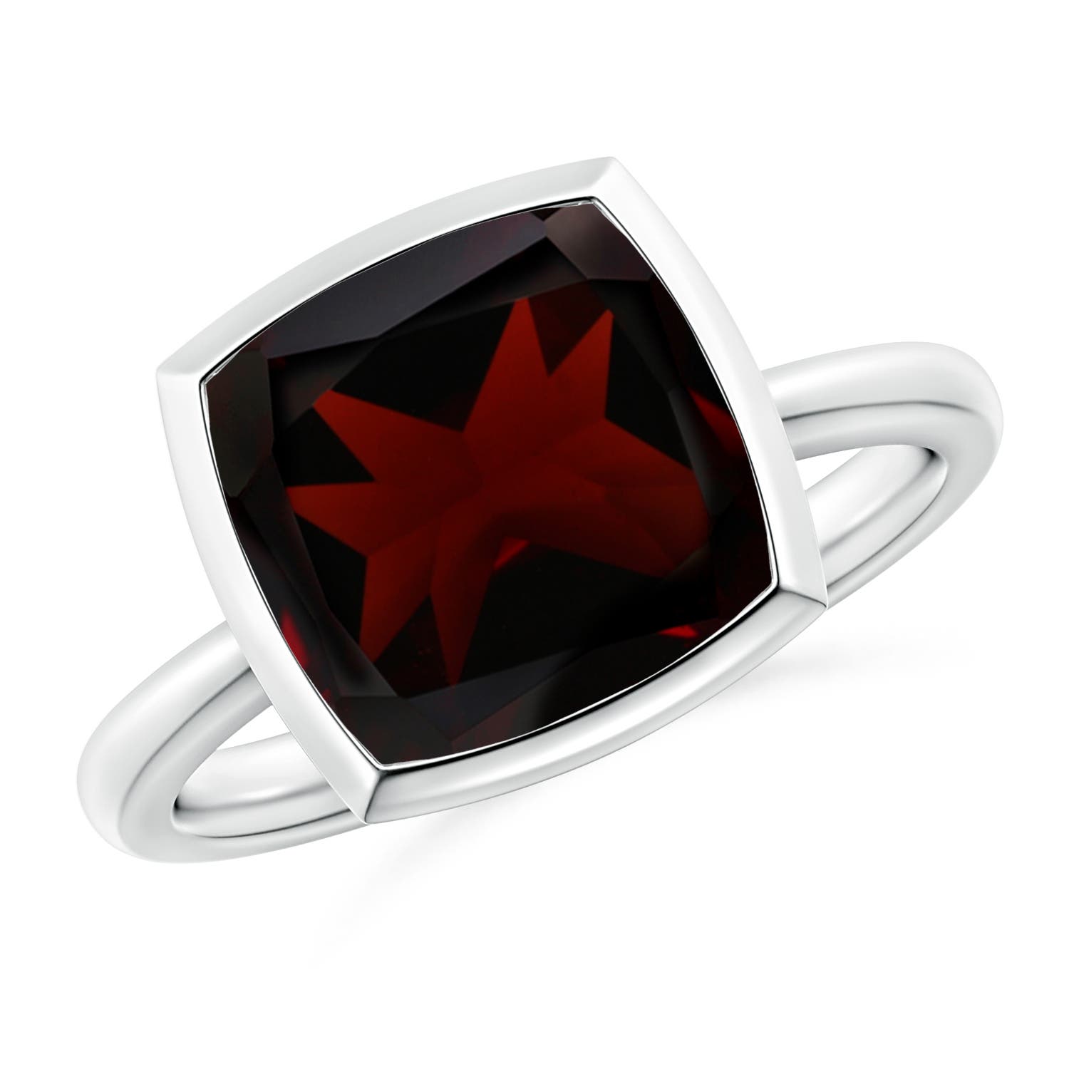 A - Garnet / 4.2 CT / 14 KT White Gold