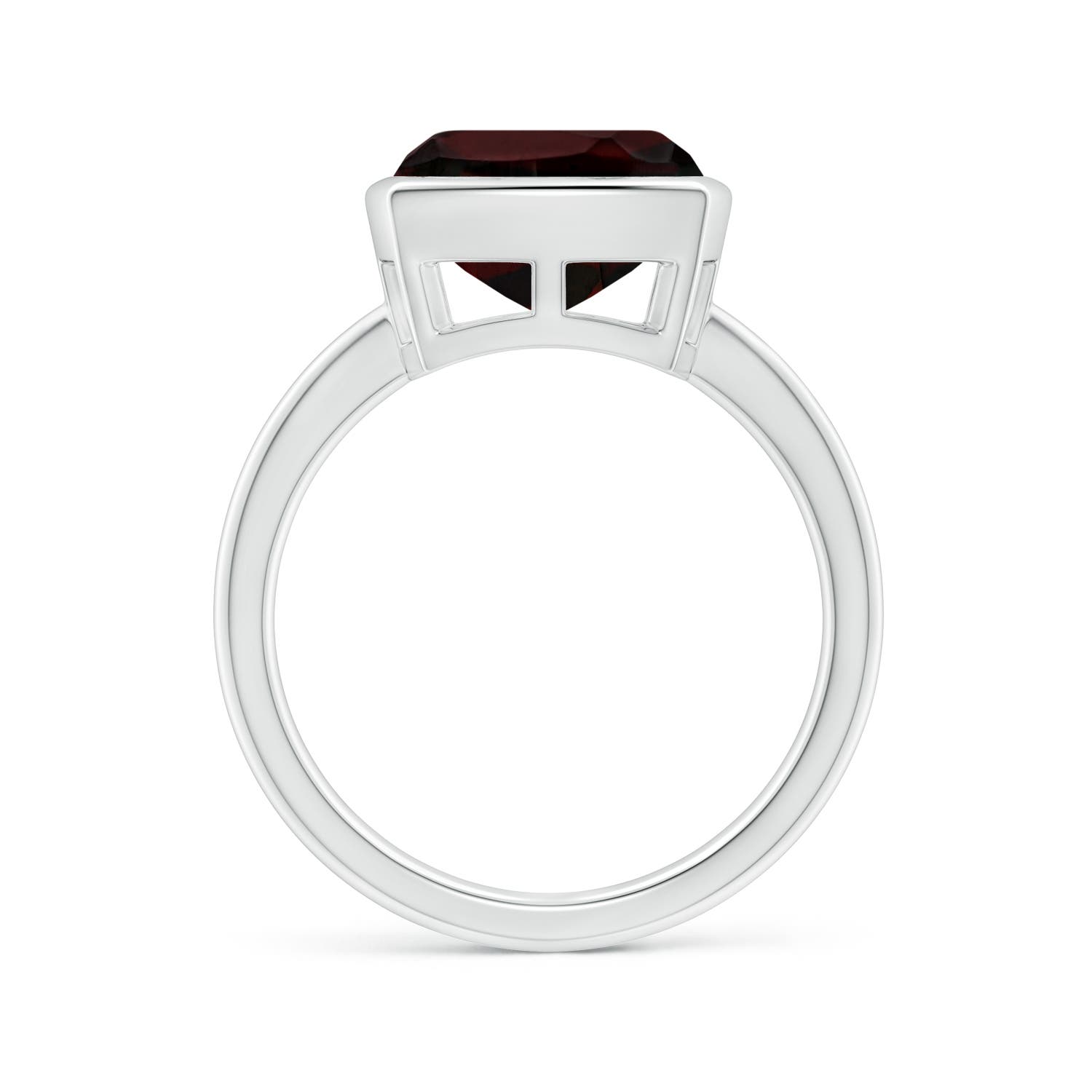 A - Garnet / 4.2 CT / 14 KT White Gold