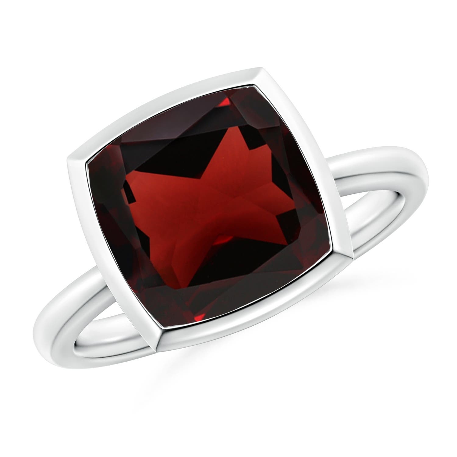 AA - Garnet / 4.2 CT / 14 KT White Gold