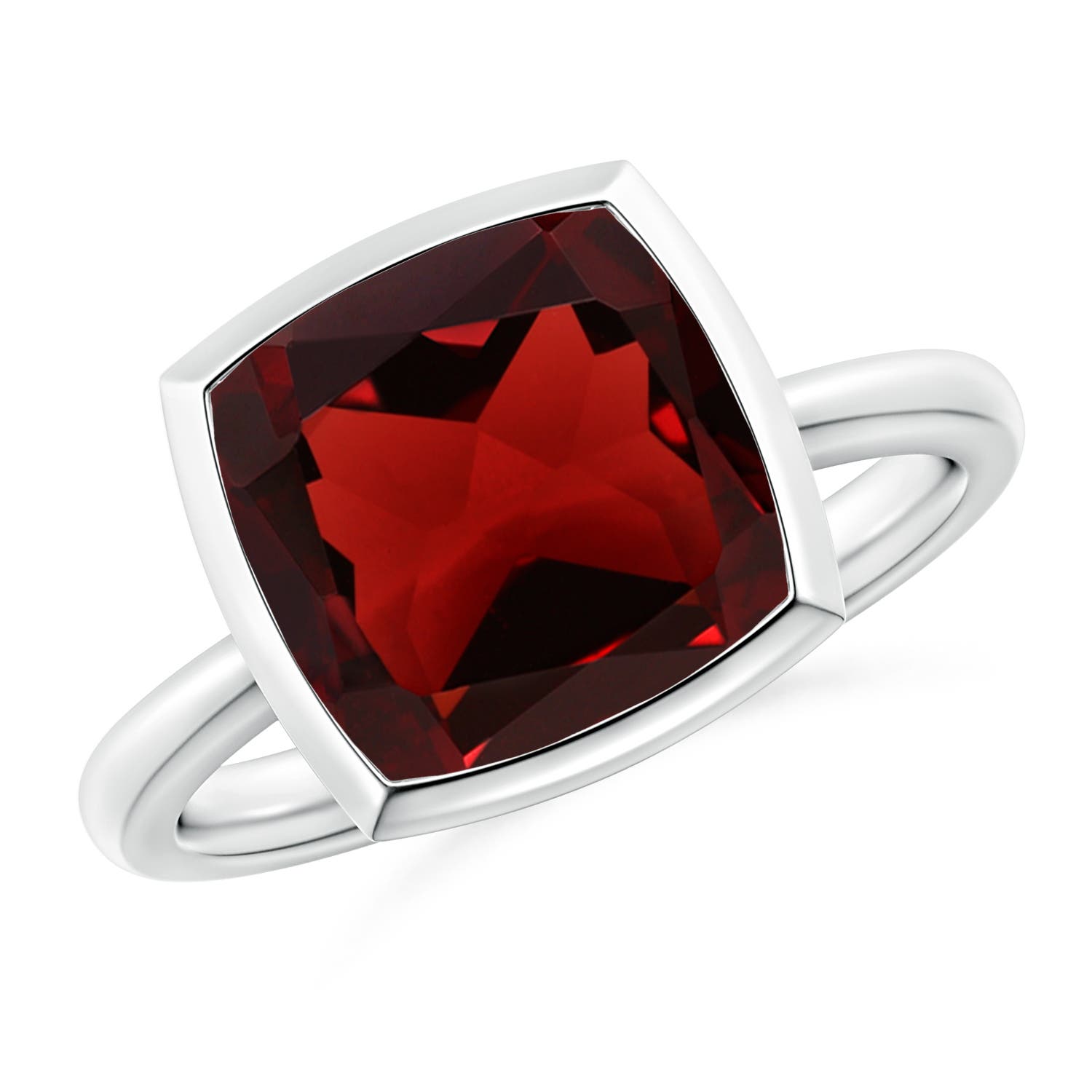 AAA - Garnet / 4.2 CT / 14 KT White Gold