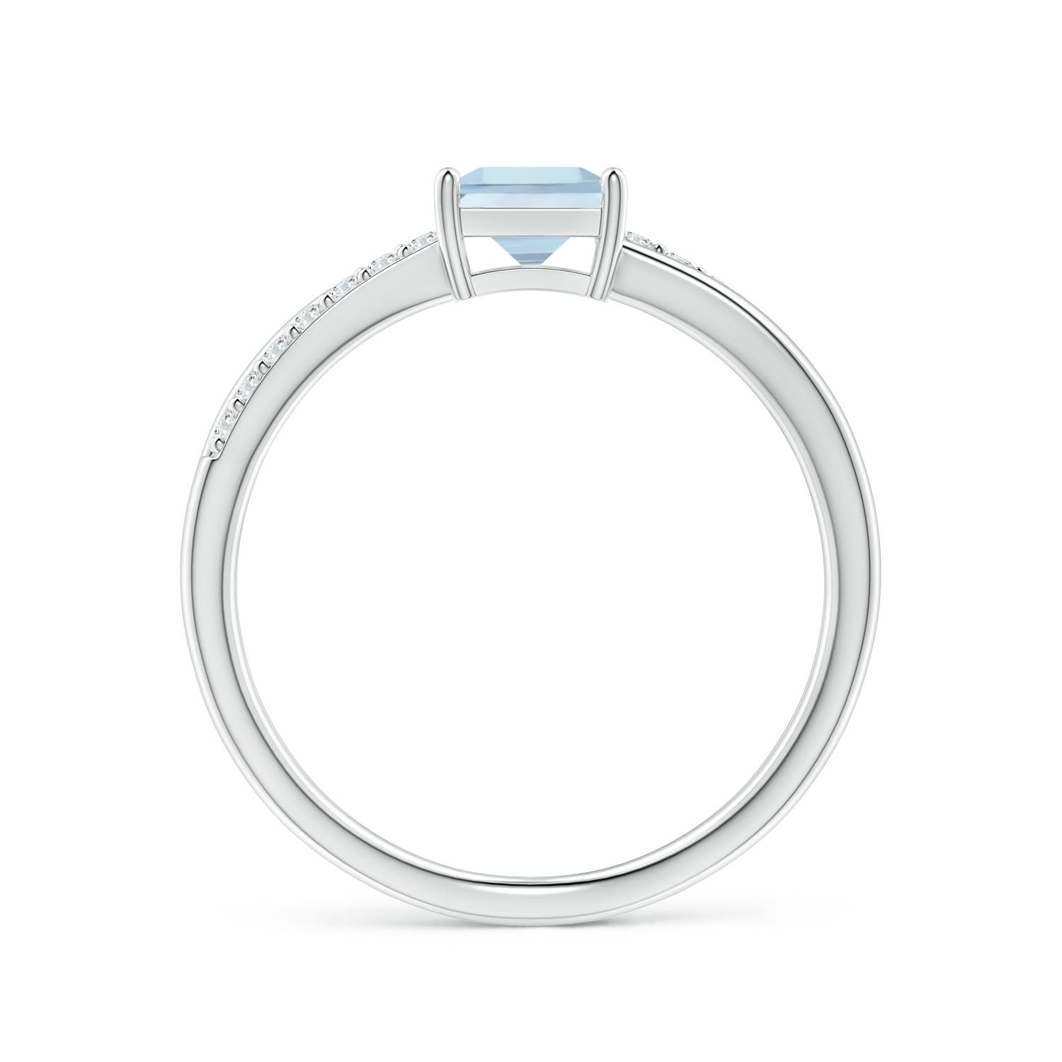 AA - Aquamarine / 0.72 CT / 14 KT White Gold