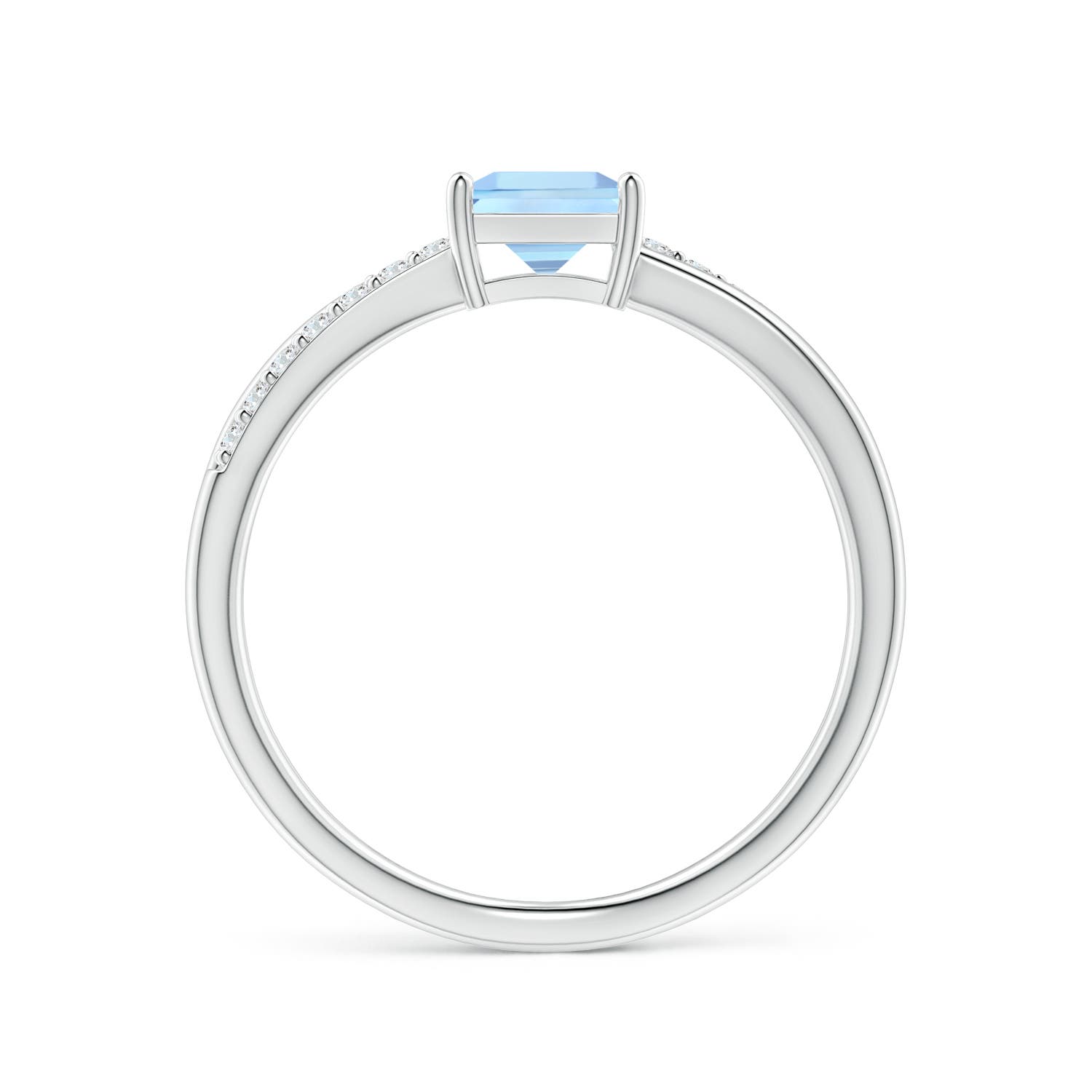 AAA - Aquamarine / 0.72 CT / 14 KT White Gold