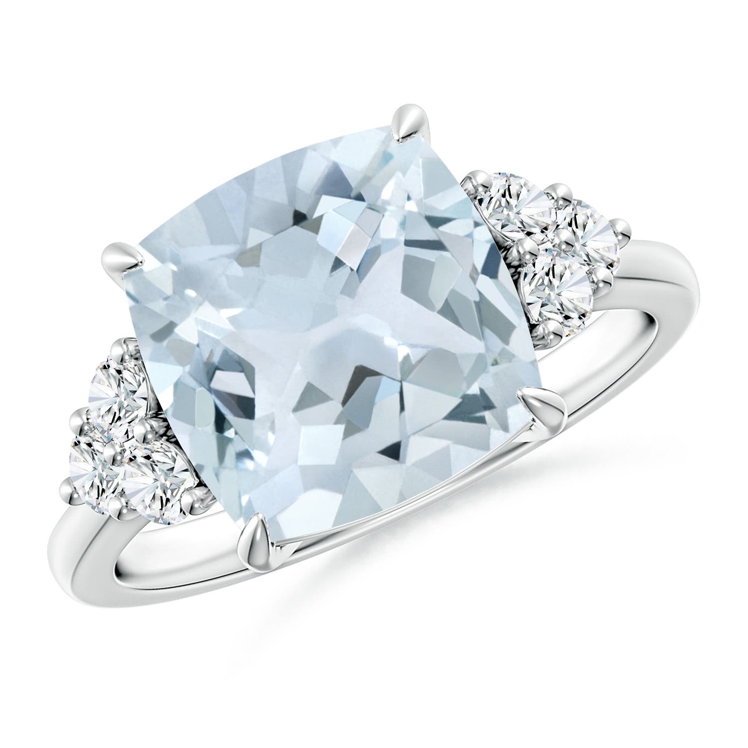 A - Aquamarine / 3.85 CT / 14 KT White Gold