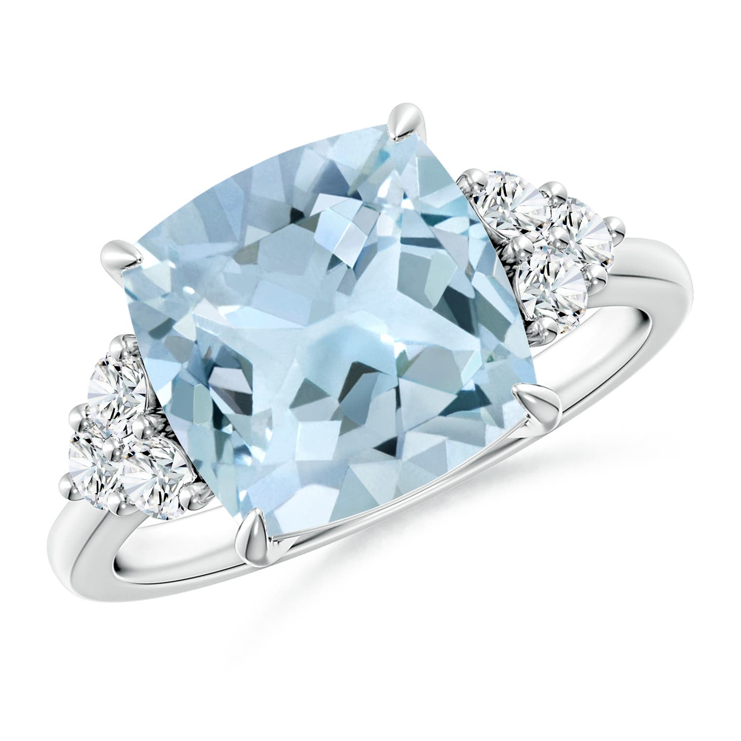 AA - Aquamarine / 3.85 CT / 14 KT White Gold