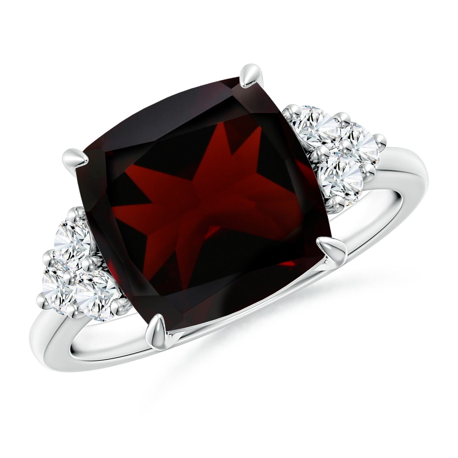 A - Garnet / 4.55 CT / 14 KT White Gold