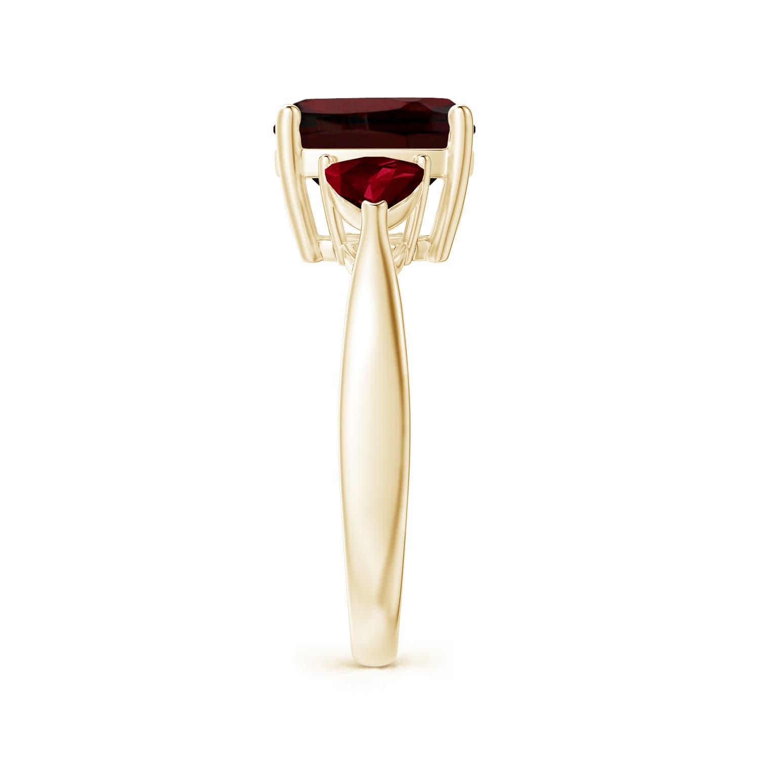 AA - Garnet / 4.6 CT / 14 KT Yellow Gold