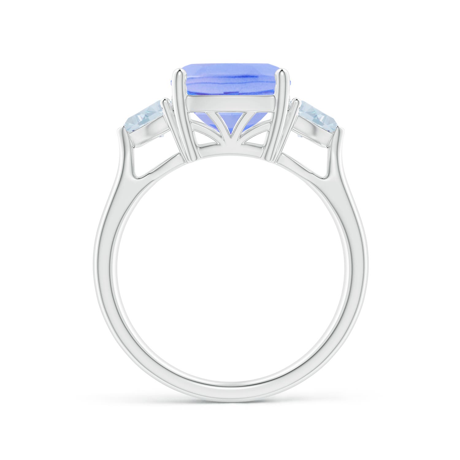 A - Tanzanite / 4.5 CT / 14 KT White Gold