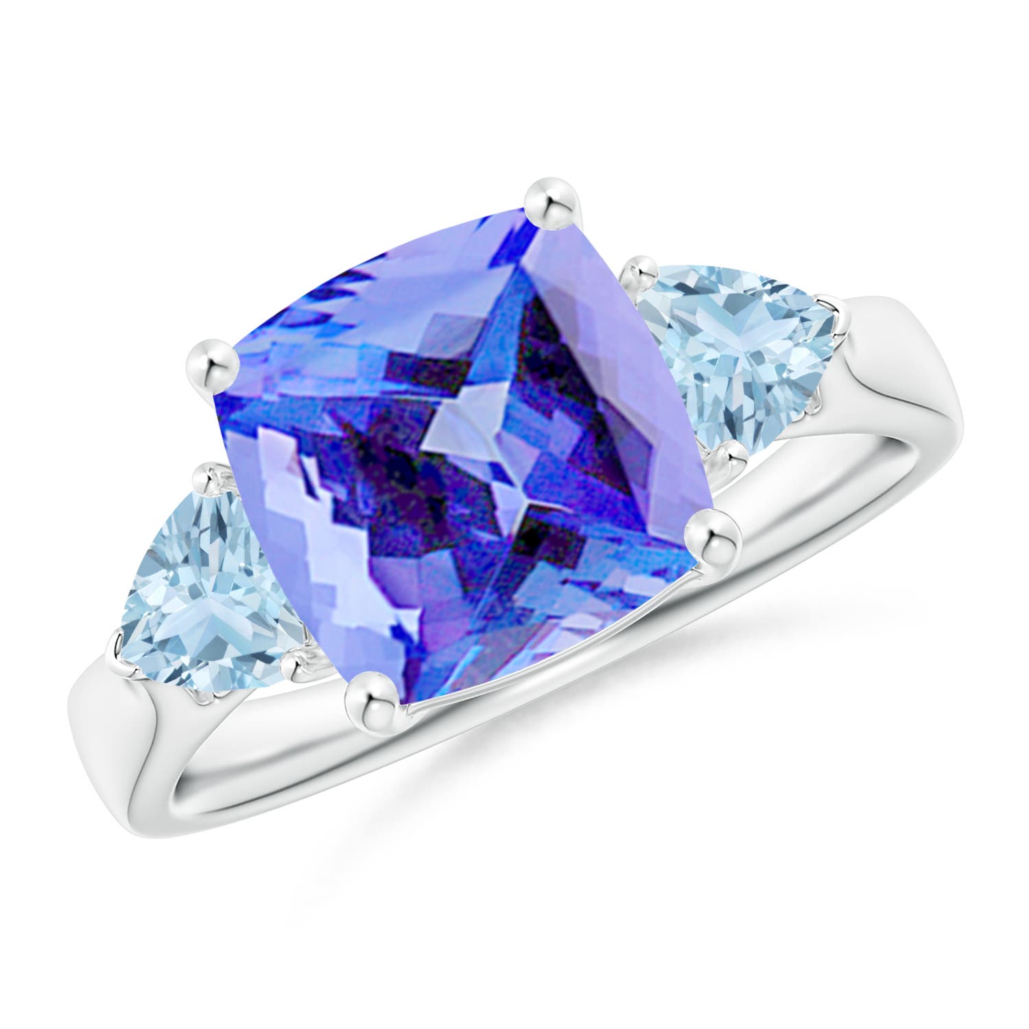 AA - Tanzanite / 4.5 CT / 14 KT White Gold