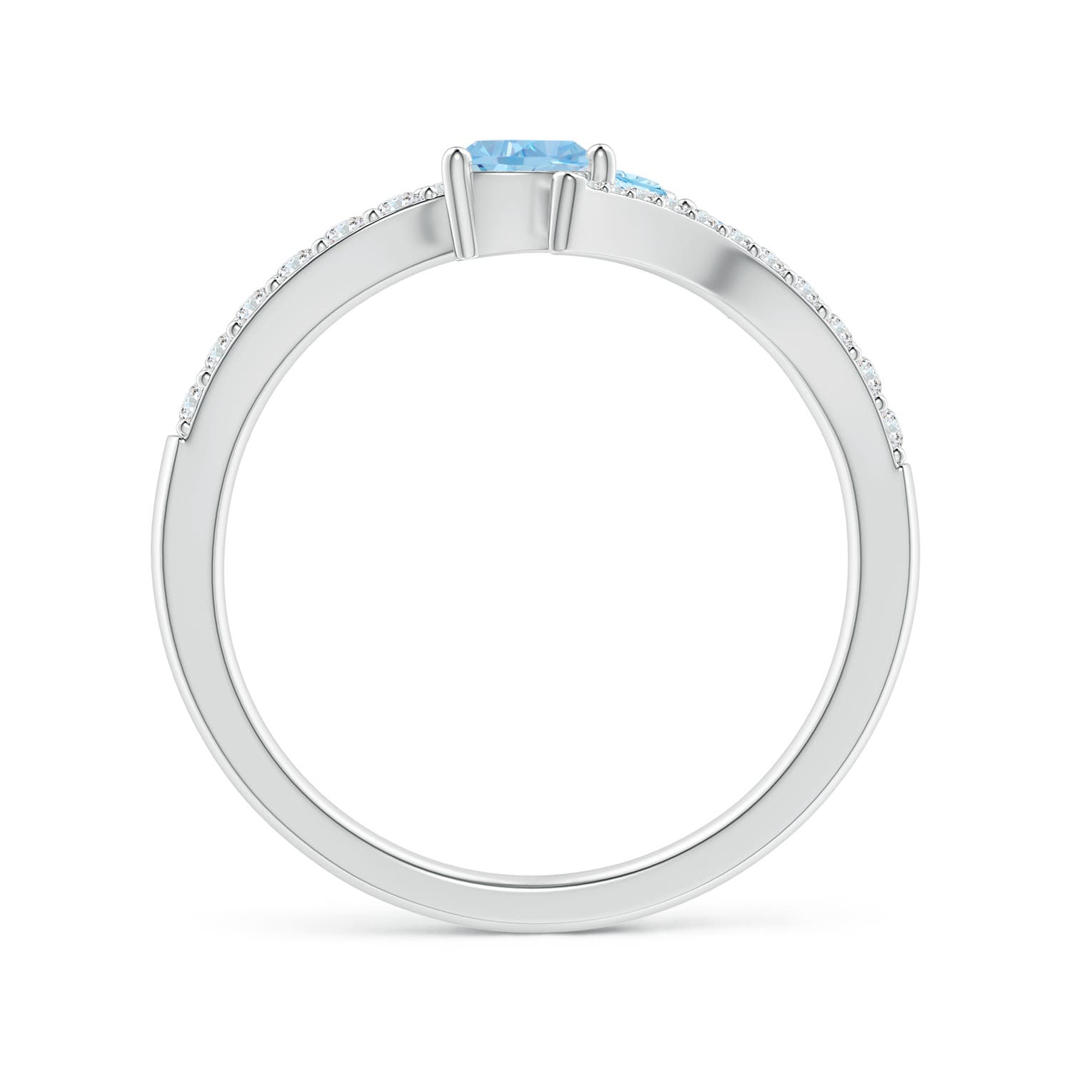 AAA - Aquamarine / 0.67 CT / 14 KT White Gold