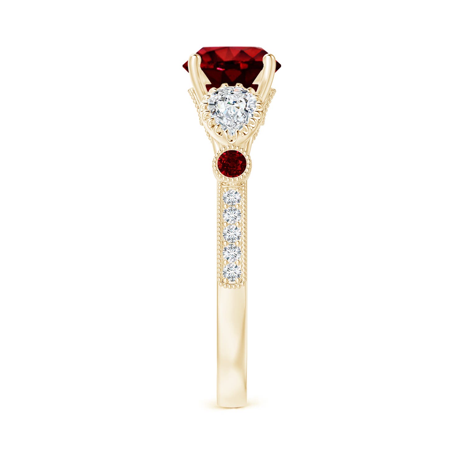 AAAA - Ruby / 2.21 CT / 14 KT Yellow Gold