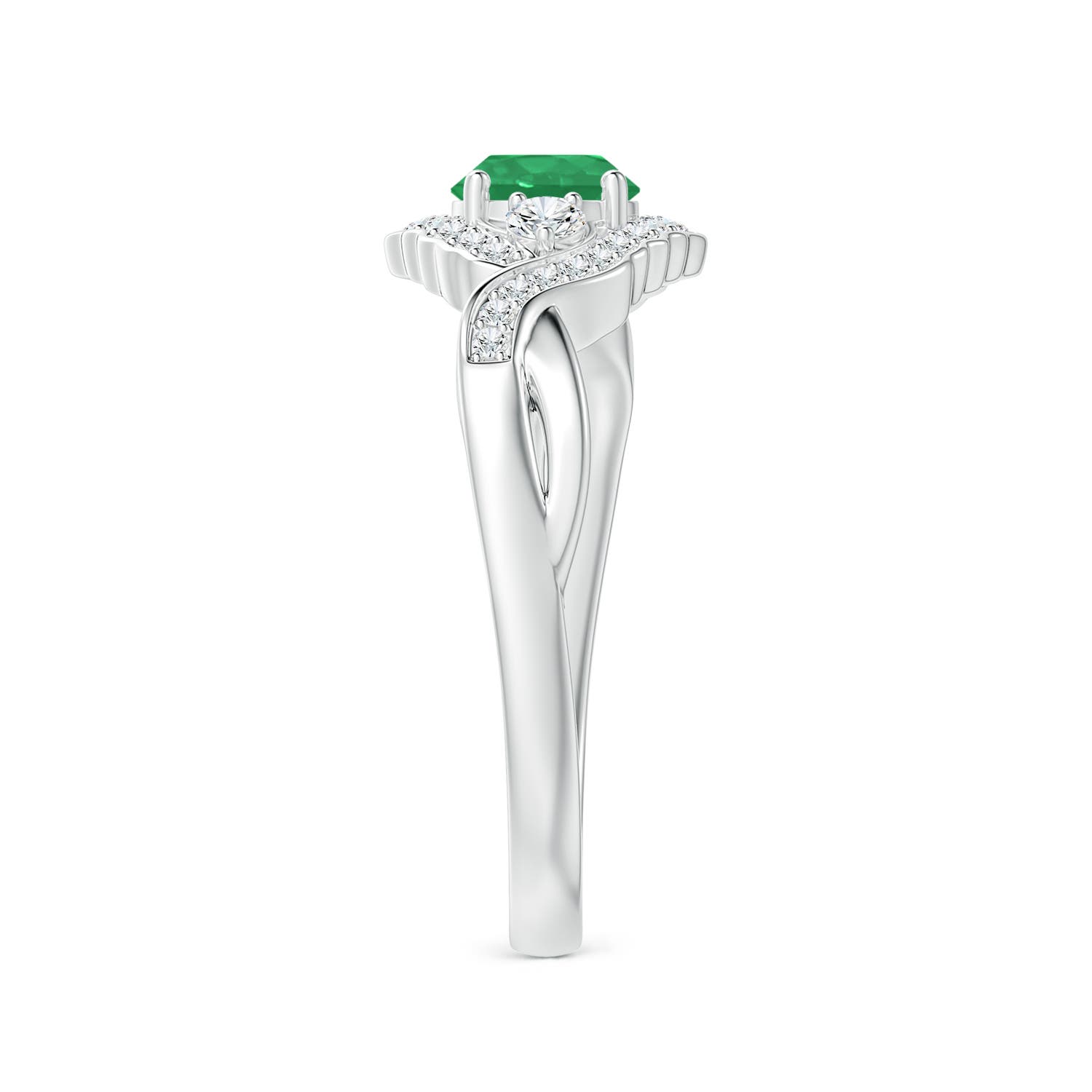 A - Emerald / 0.62 CT / 14 KT White Gold