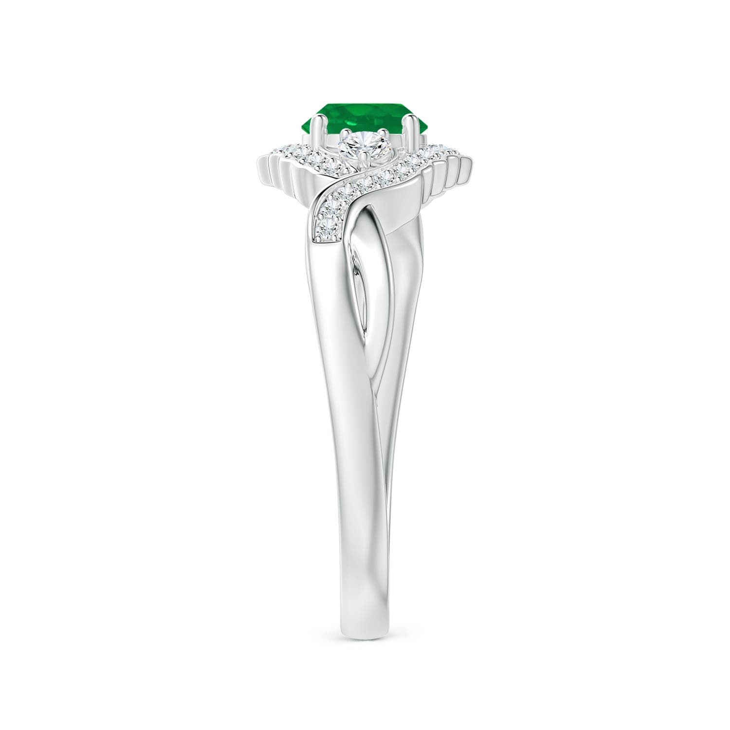 AA - Emerald / 0.62 CT / 14 KT White Gold