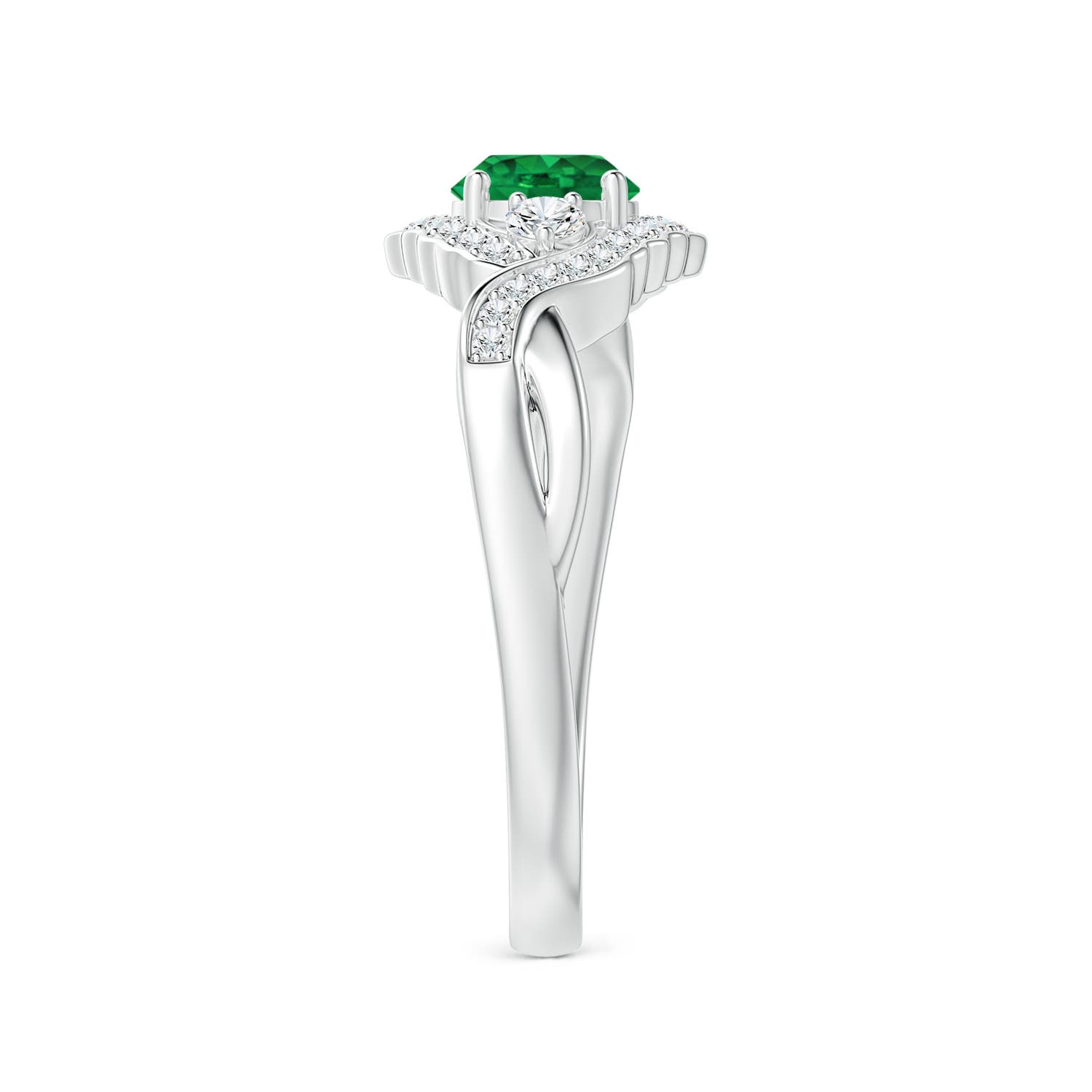 AAA - Emerald / 0.62 CT / 14 KT White Gold