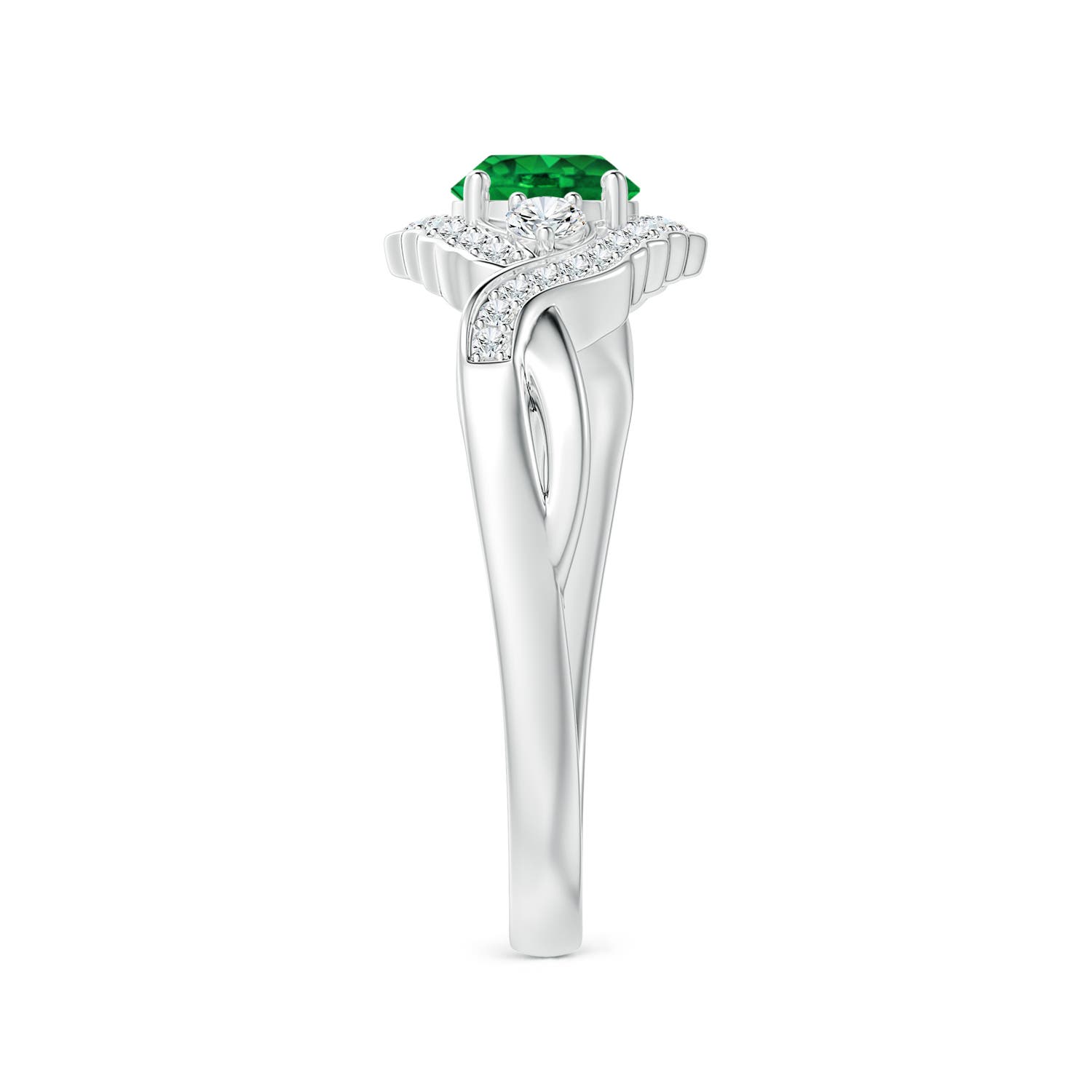 AAAA - Emerald / 0.62 CT / 14 KT White Gold