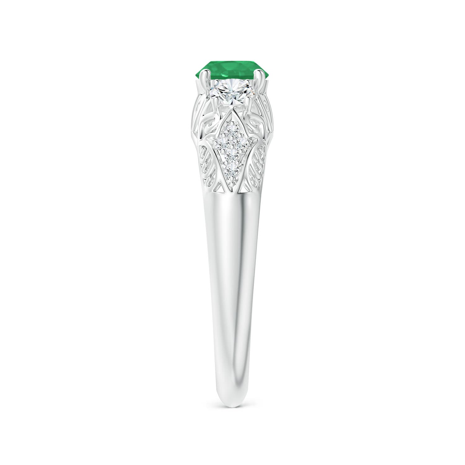 A - Emerald / 0.72 CT / 14 KT White Gold