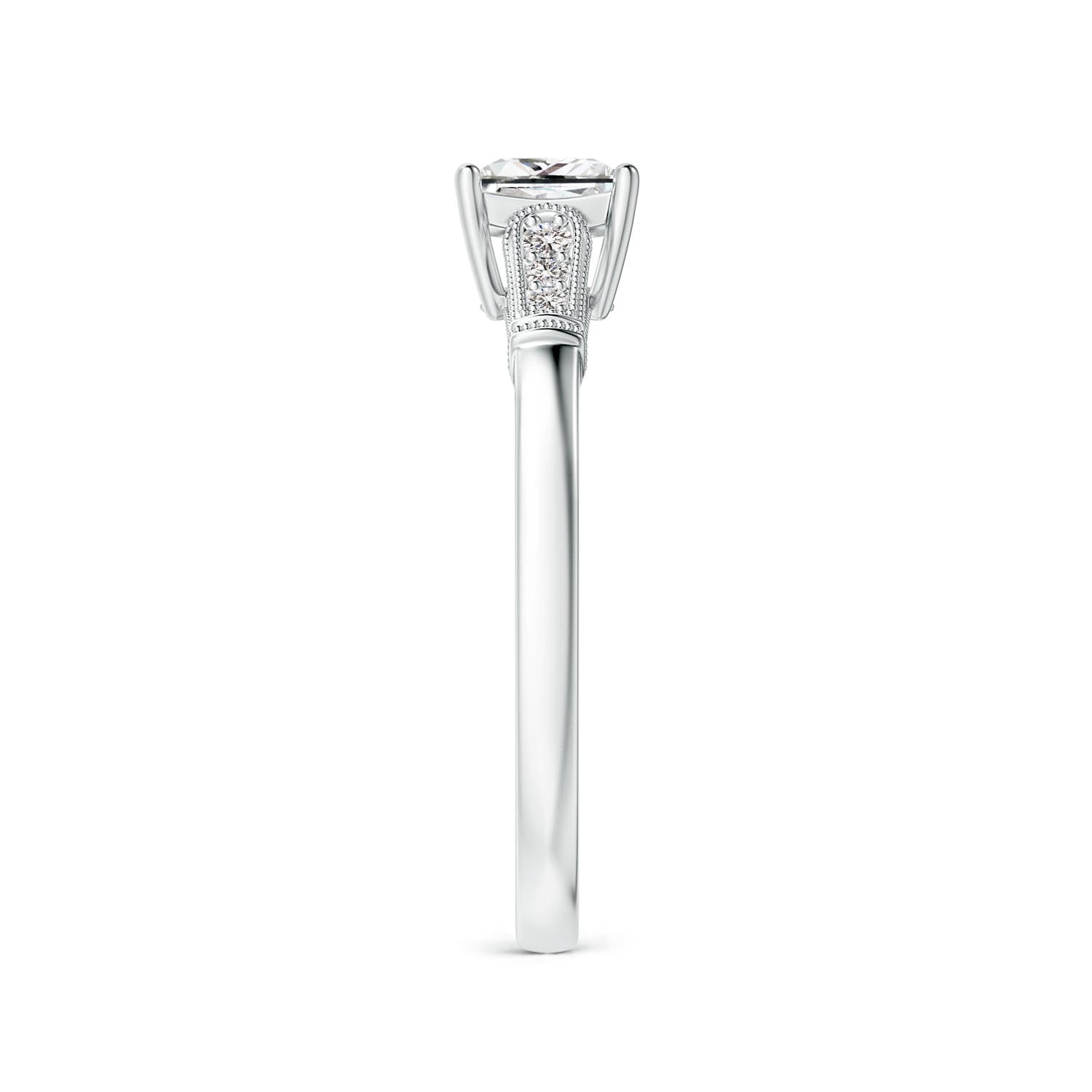 I-J, I1-I2 / 0.6 CT / 14 KT White Gold