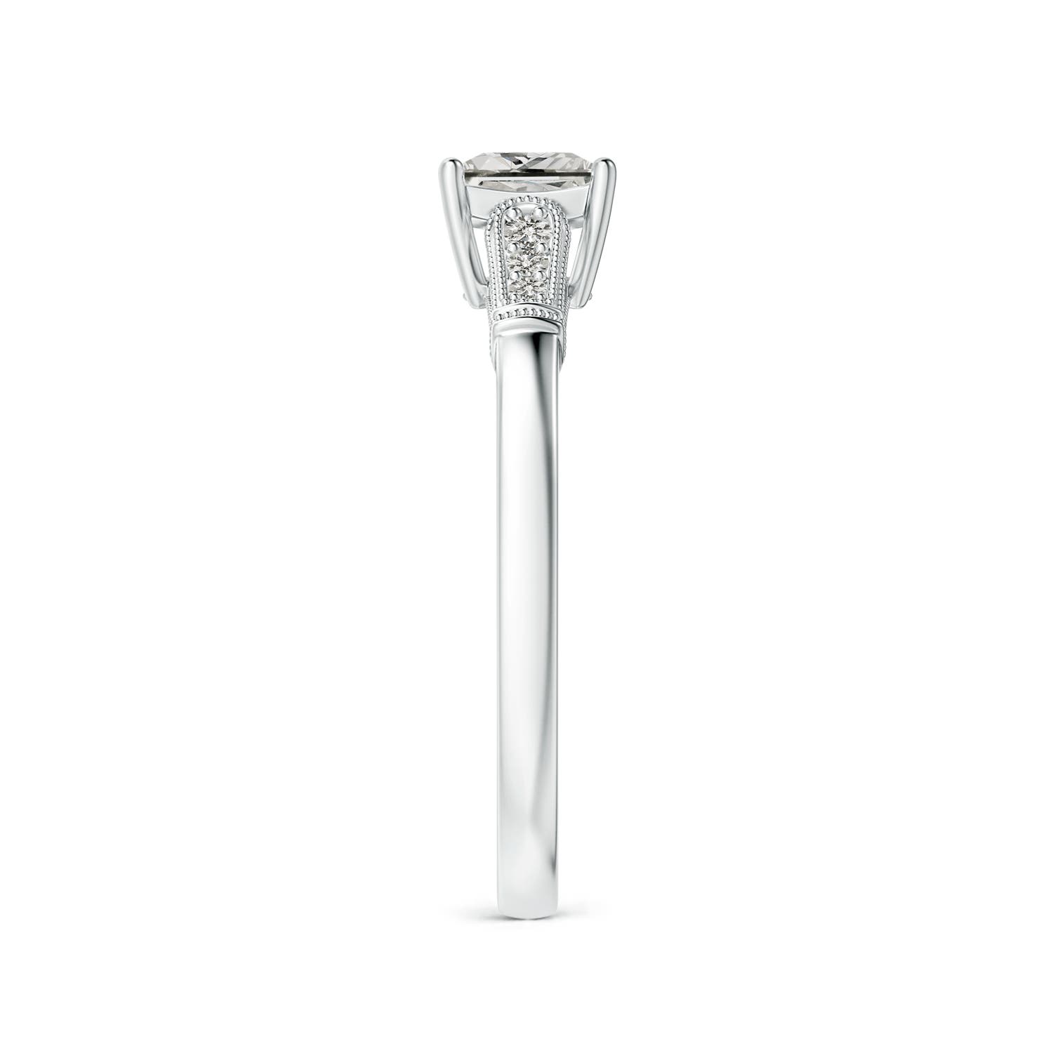 K, I3 / 0.6 CT / 14 KT White Gold