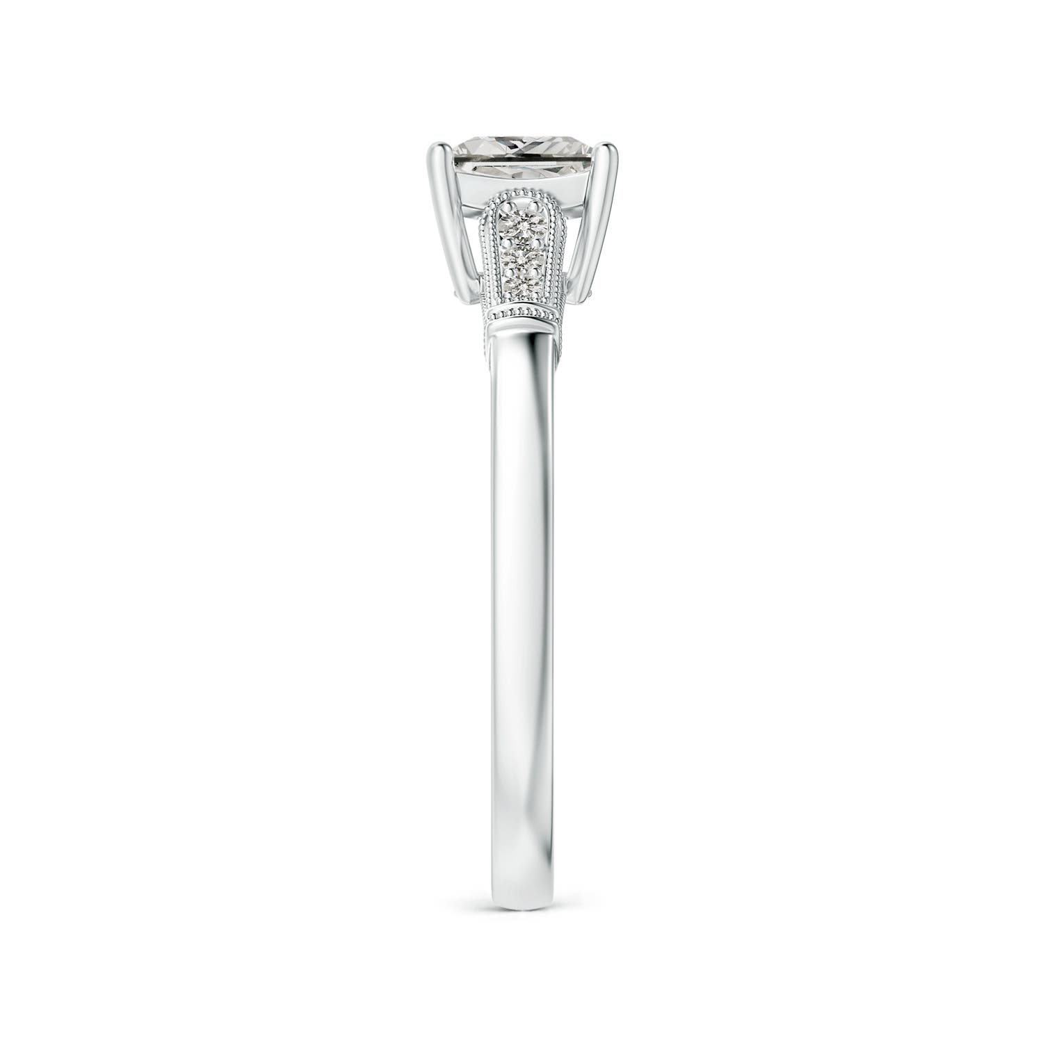 K, I3 / 0.76 CT / 14 KT White Gold