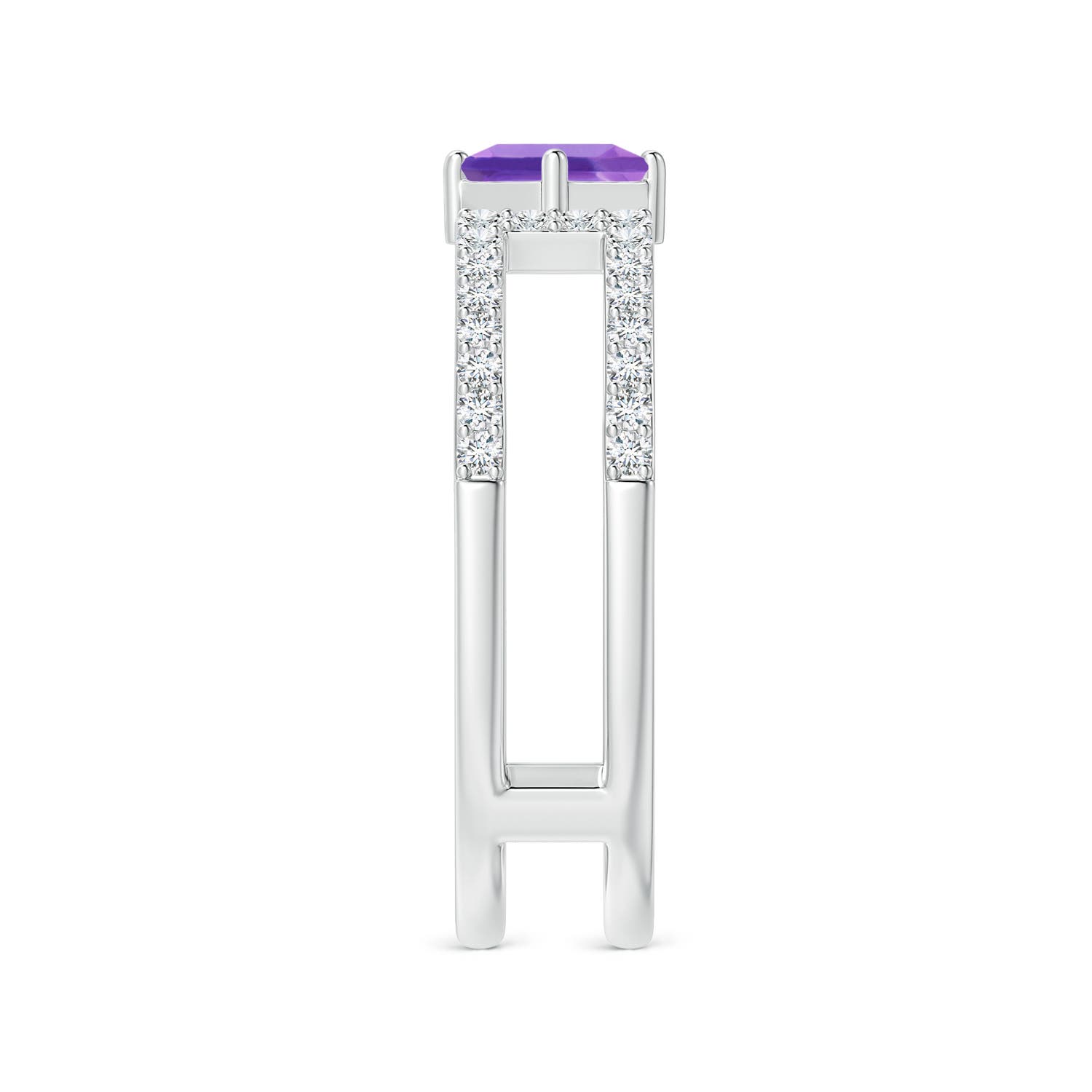 AA - Amethyst / 0.58 CT / 14 KT White Gold