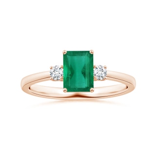 7.12x5.09x3.31mm AA GIA Certified Emerald-Cut Emerald Three Stone Ring with Reverse Tapered Shank in Rose Gold