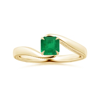 5.52x5.47x4.16mm AAA GIA Certified Solitaire Square Emerald-Cut Emerald Bypass Ring with Leaf Motifs in 18K Yellow Gold
